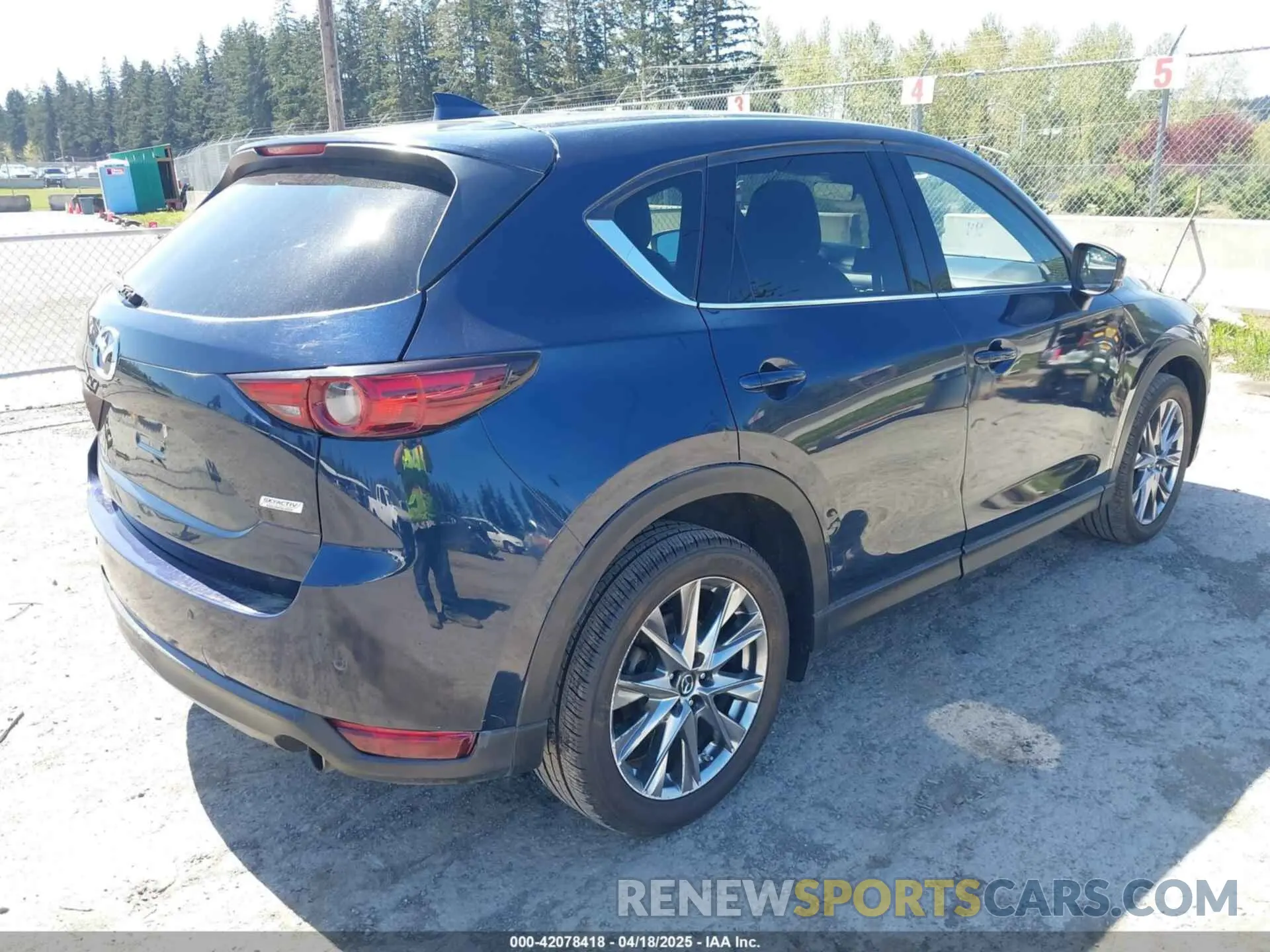 4 Photograph of a damaged car JM3KFBEY7K0589236 MAZDA CX-5 2019