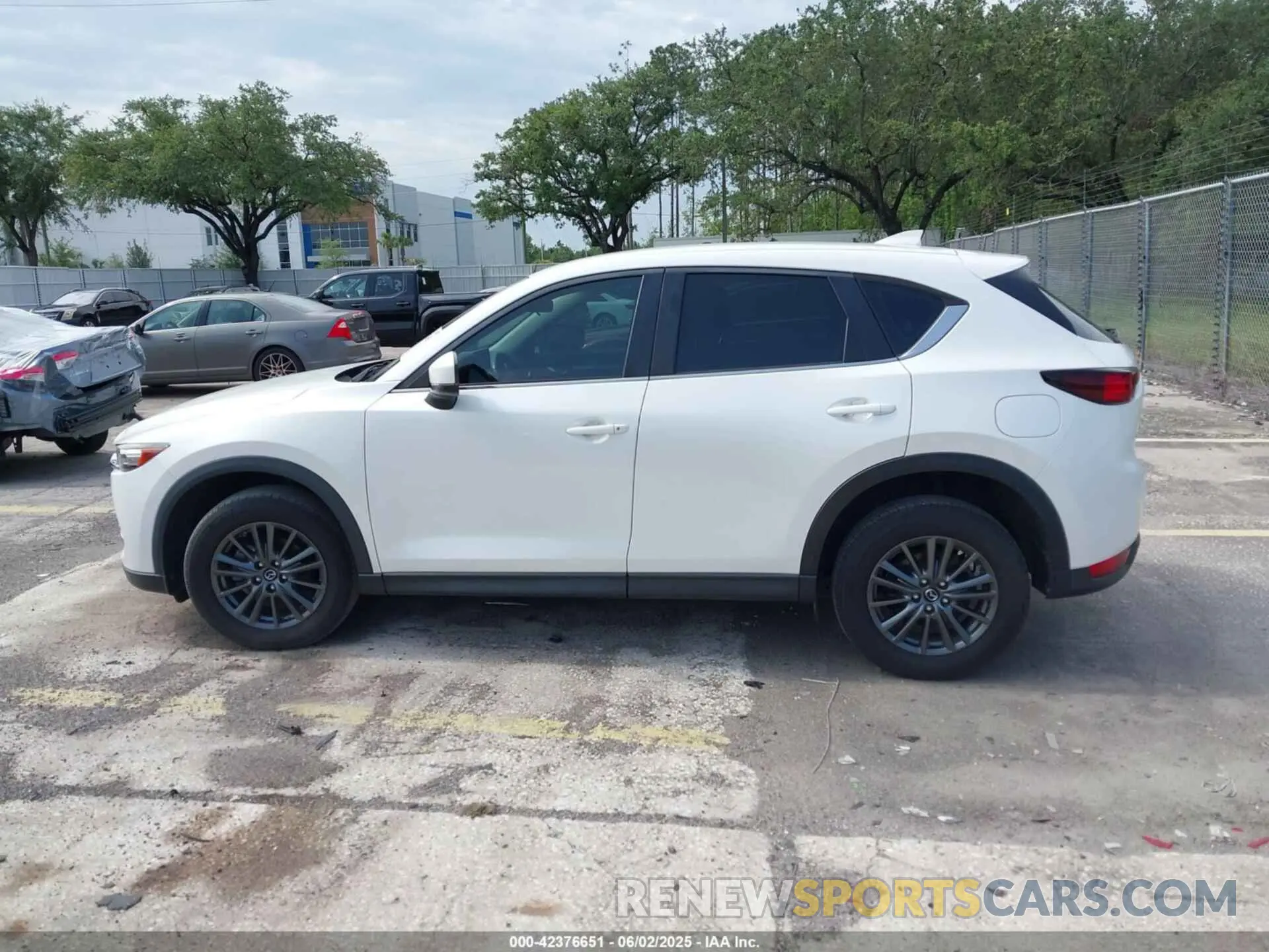 14 Photograph of a damaged car JM3KFABM2L0724247 MAZDA CX-5 2020