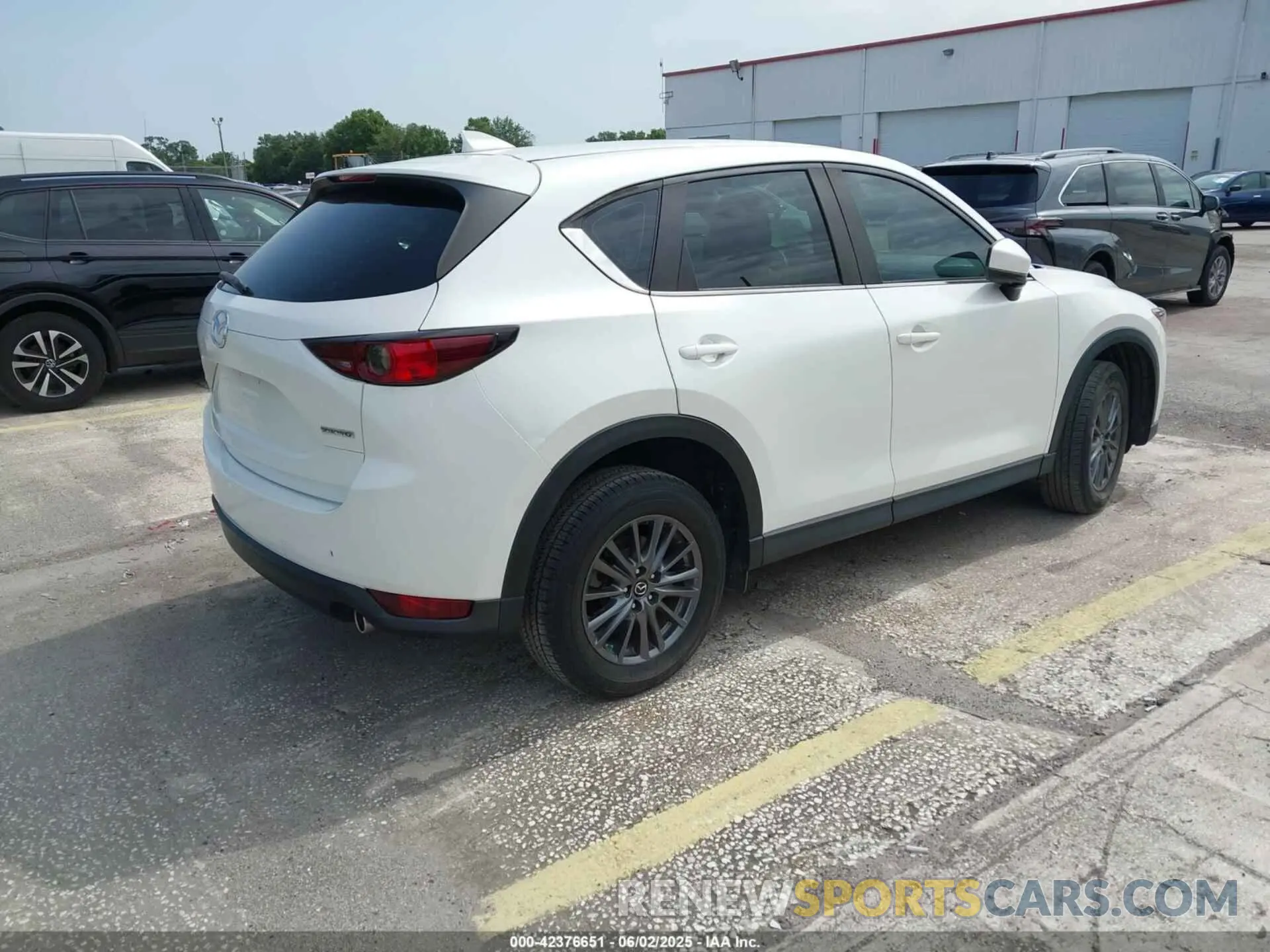 4 Photograph of a damaged car JM3KFABM2L0724247 MAZDA CX-5 2020