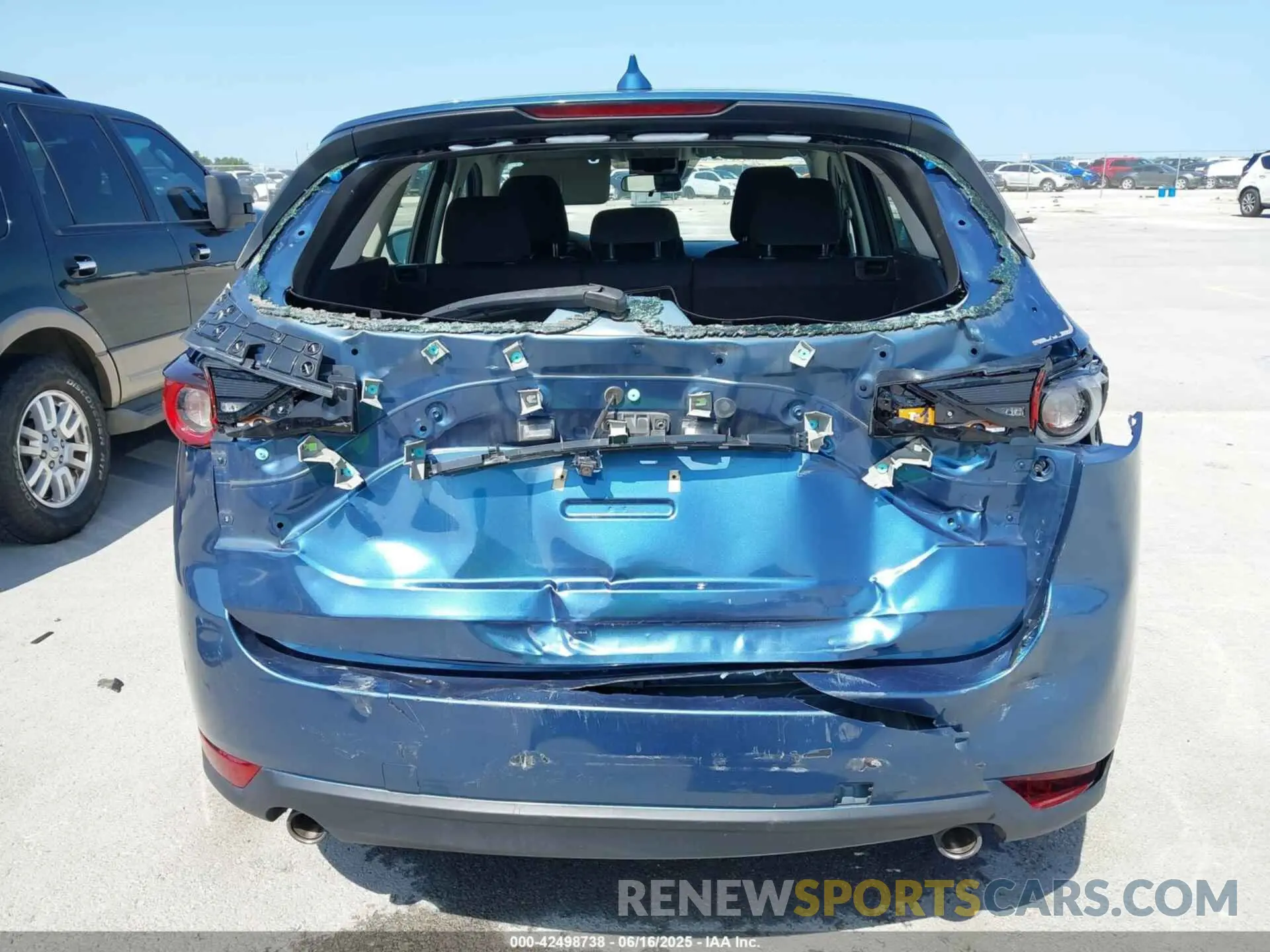 17 Photograph of a damaged car JM3KFABMXL0818991 MAZDA CX-5 2020