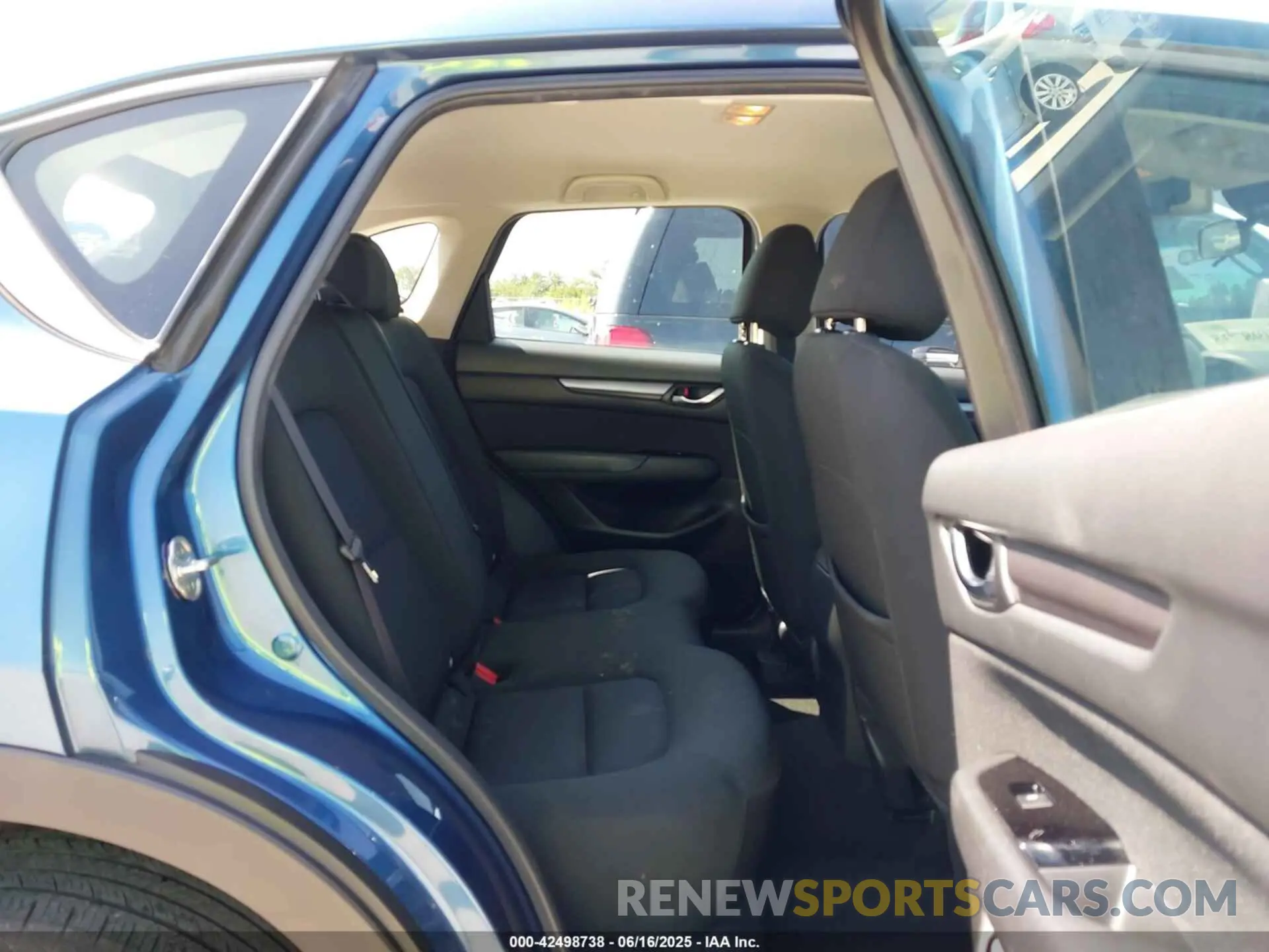 8 Photograph of a damaged car JM3KFABMXL0818991 MAZDA CX-5 2020