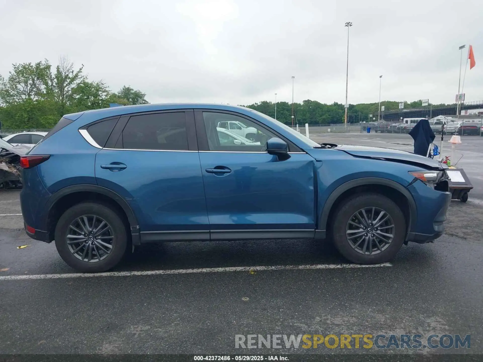 13 Photograph of a damaged car JM3KFACM1L0726165 MAZDA CX-5 2020