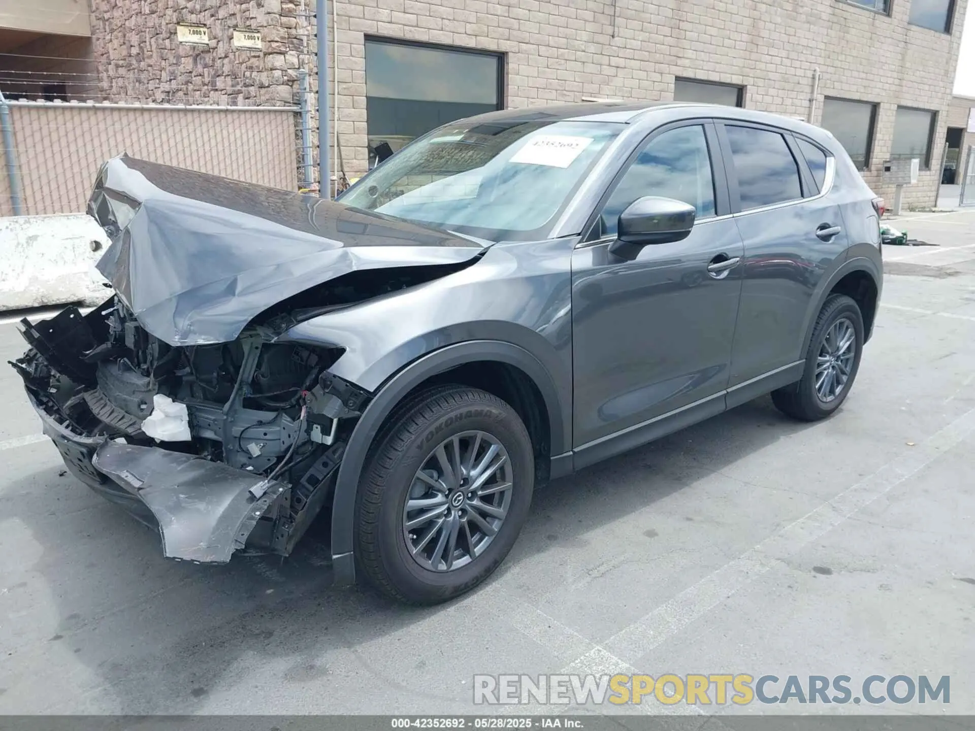 2 Photograph of a damaged car JM3KFACM2L0808292 MAZDA CX-5 2020