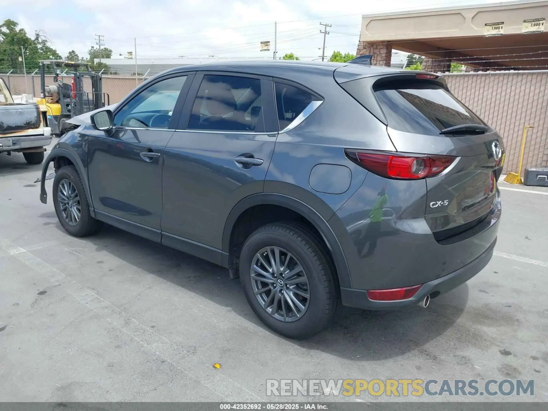 3 Photograph of a damaged car JM3KFACM2L0808292 MAZDA CX-5 2020