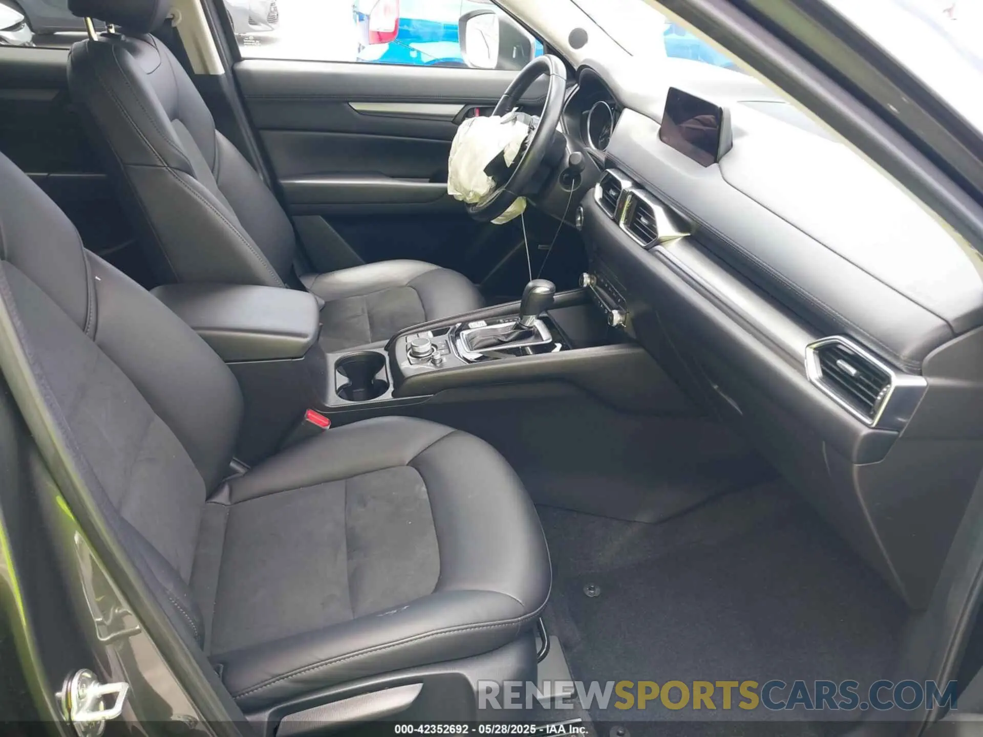 5 Photograph of a damaged car JM3KFACM2L0808292 MAZDA CX-5 2020