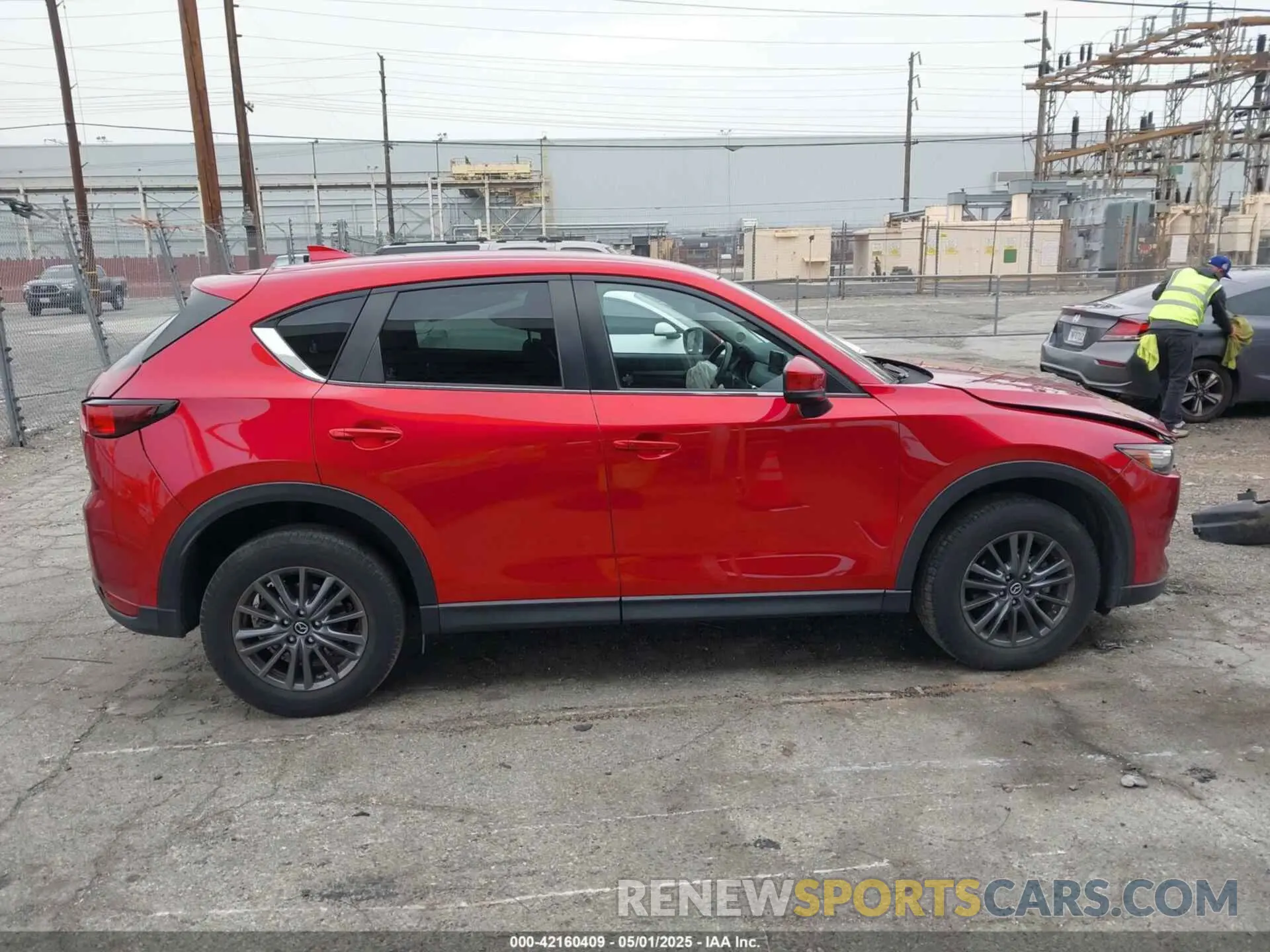 13 Photograph of a damaged car JM3KFACM3L0813131 MAZDA CX-5 2020