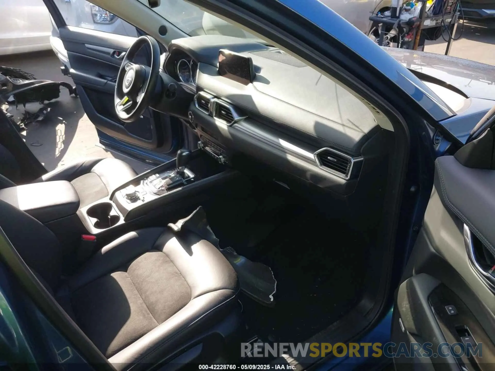 5 Photograph of a damaged car JM3KFACM4L1833432 MAZDA CX-5 2020