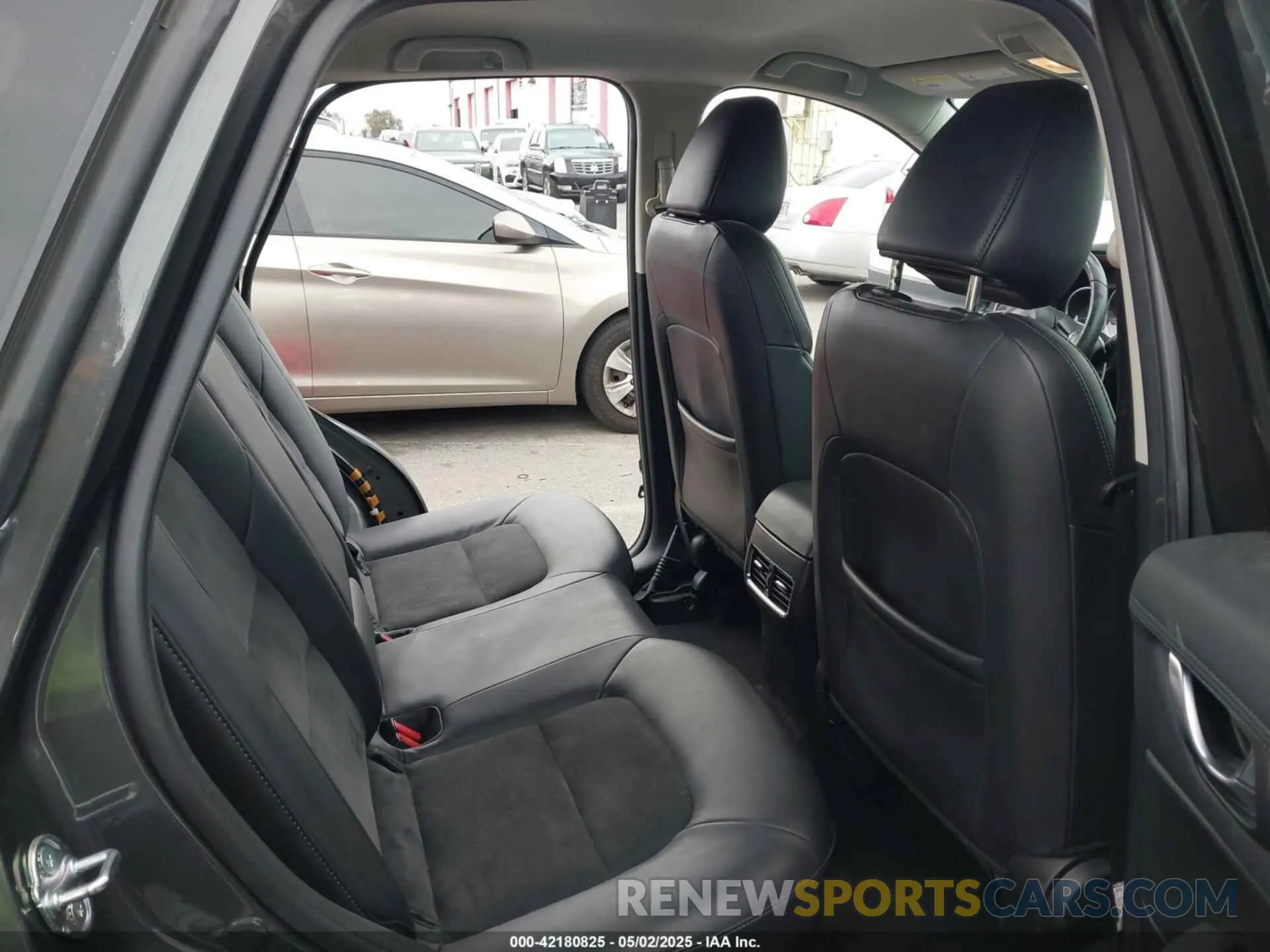 8 Photograph of a damaged car JM3KFACM5L0733605 MAZDA CX-5 2020