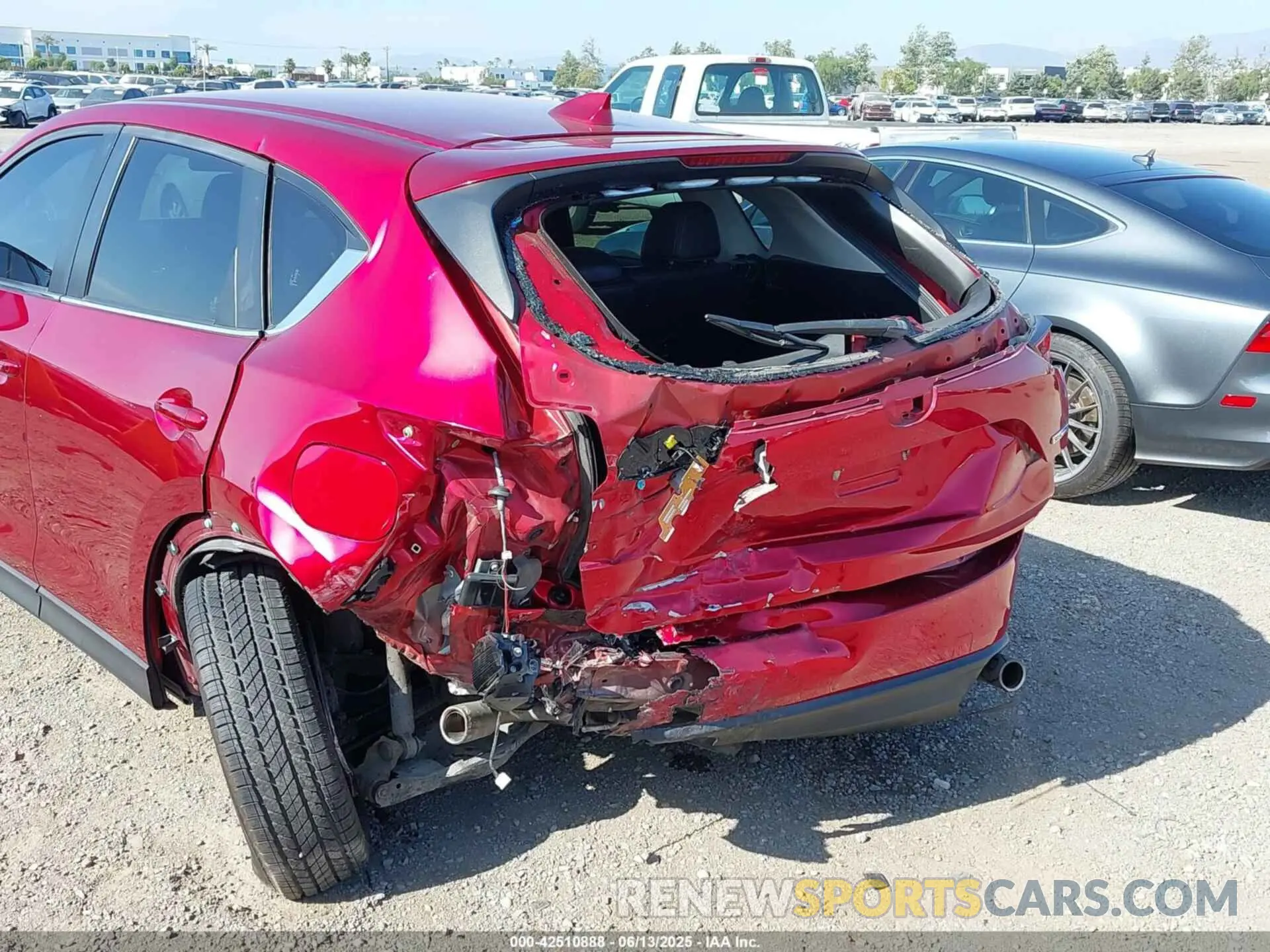 6 Photograph of a damaged car JM3KFACM6L0803256 MAZDA CX-5 2020