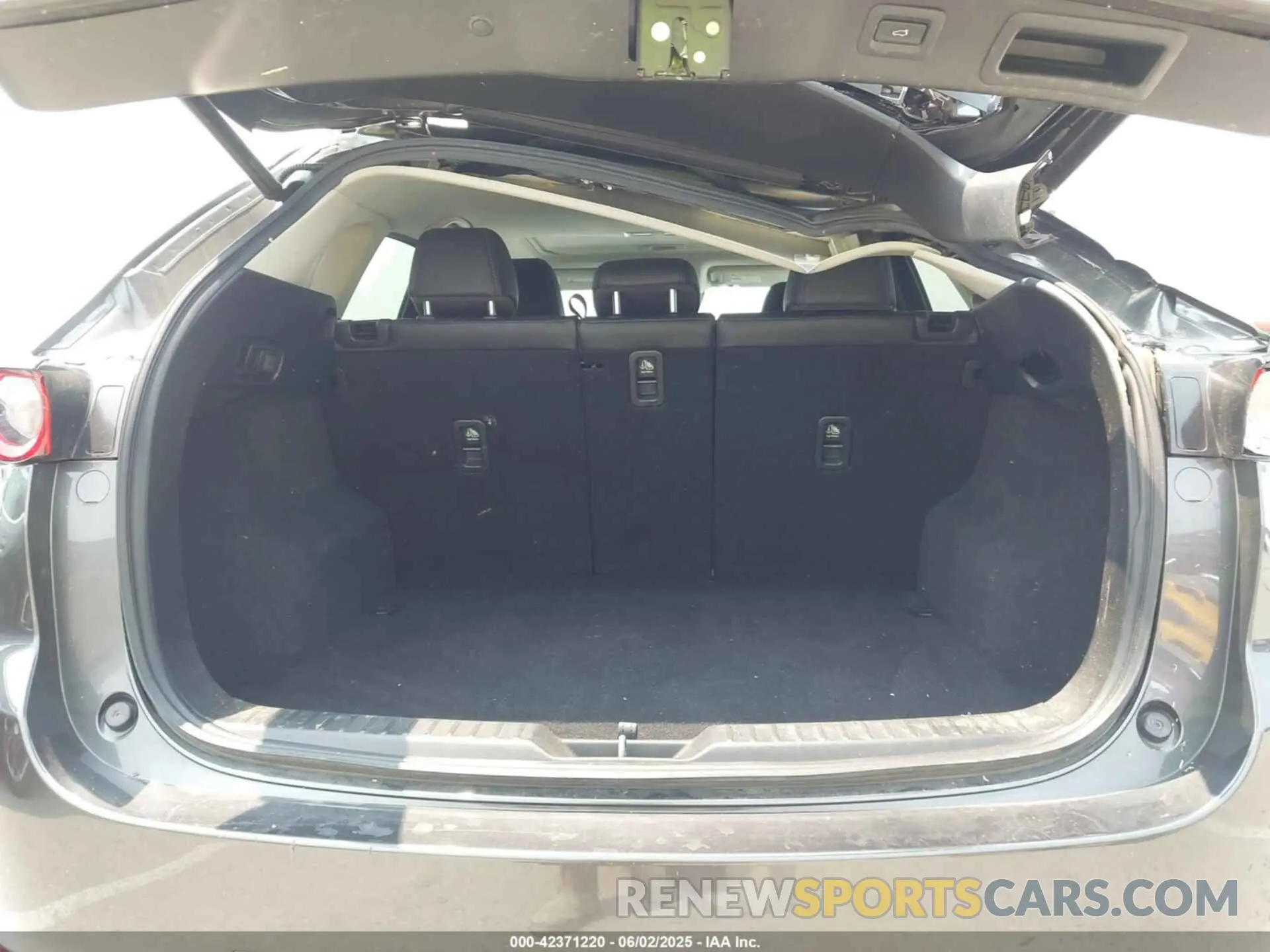 17 Photograph of a damaged car JM3KFACM6L0809624 MAZDA CX-5 2020
