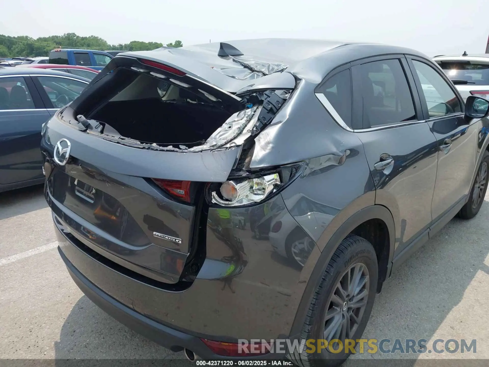 6 Photograph of a damaged car JM3KFACM6L0809624 MAZDA CX-5 2020