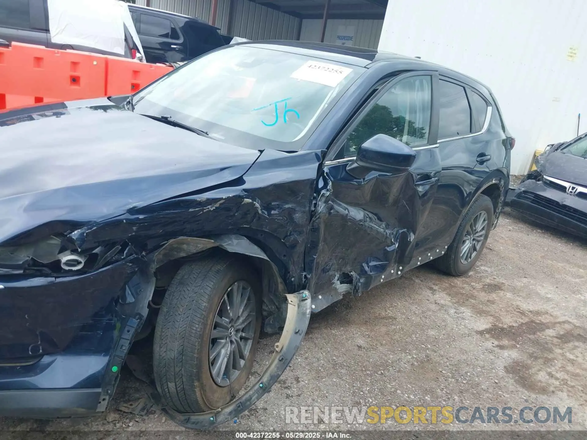 6 Photograph of a damaged car JM3KFACM6L1809262 MAZDA CX-5 2020