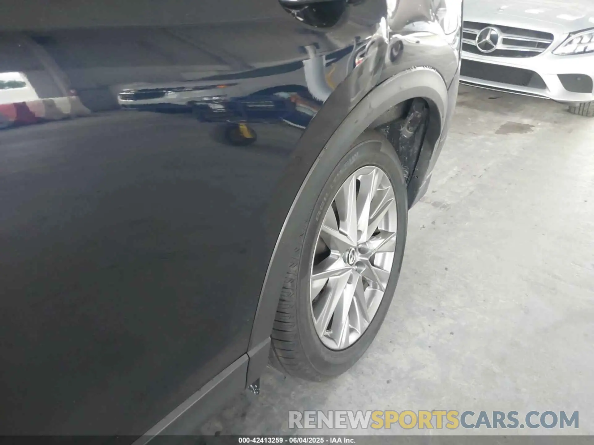 18 Photograph of a damaged car JM3KFADM0L1824127 MAZDA CX-5 2020