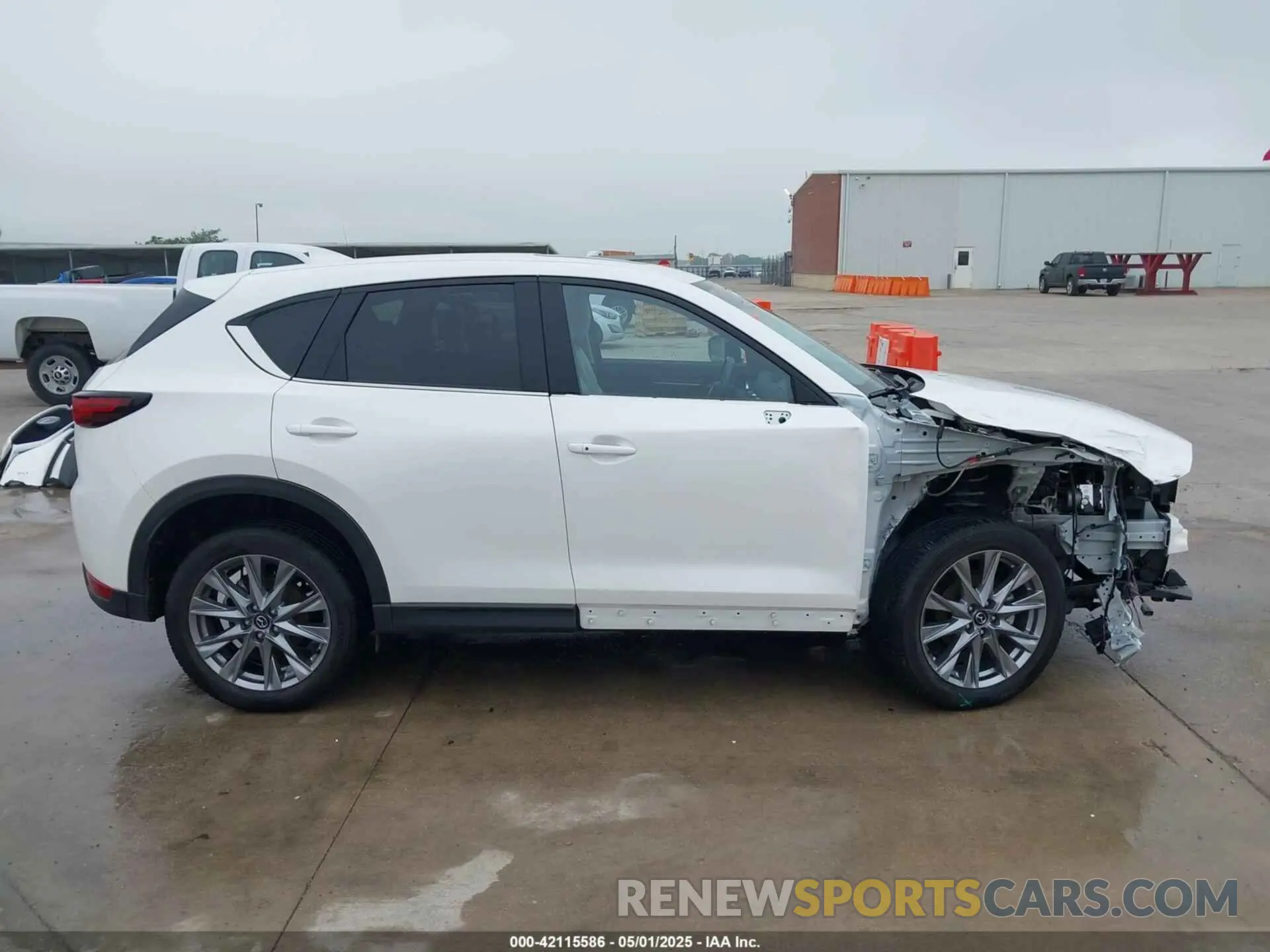 14 Photograph of a damaged car JM3KFADM0L1861730 MAZDA CX-5 2020
