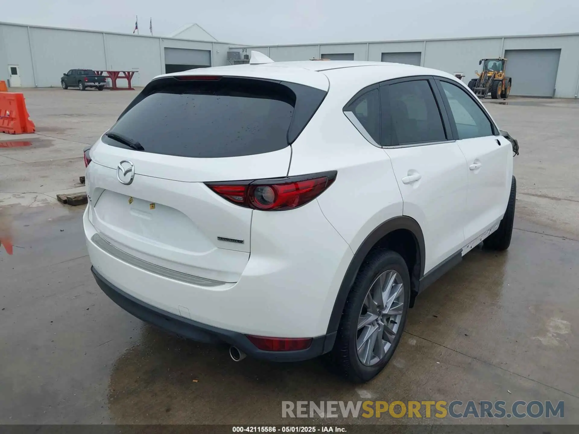 4 Photograph of a damaged car JM3KFADM0L1861730 MAZDA CX-5 2020