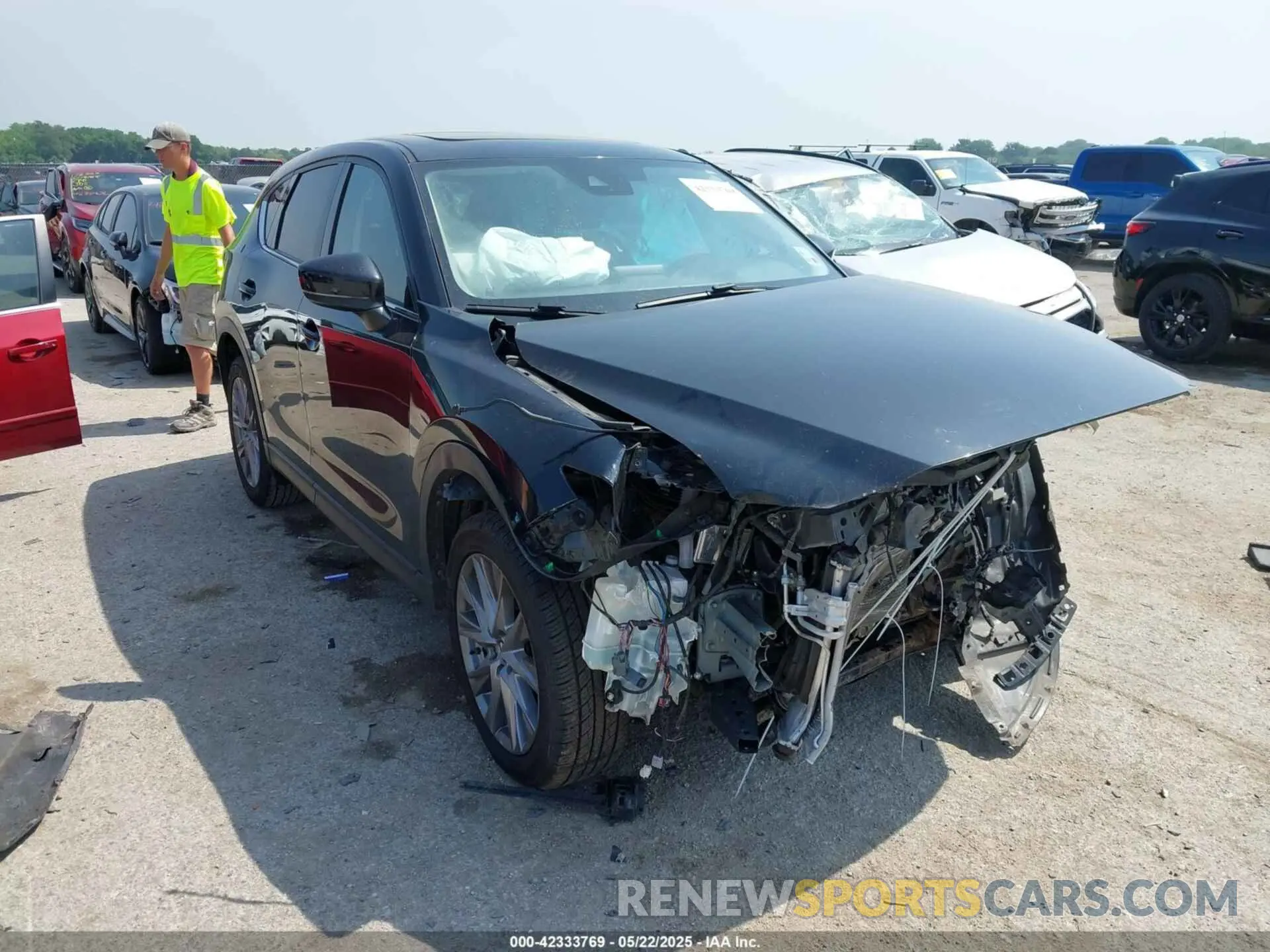 1 Photograph of a damaged car JM3KFADM1L0781634 MAZDA CX-5 2020