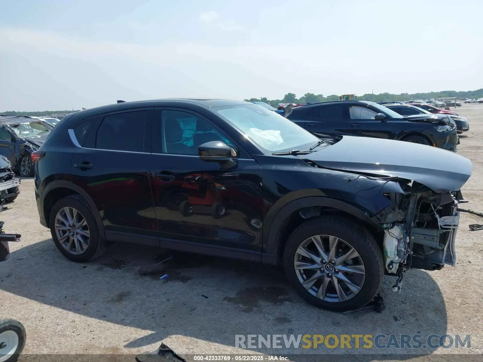 13 Photograph of a damaged car JM3KFADM1L0781634 MAZDA CX-5 2020