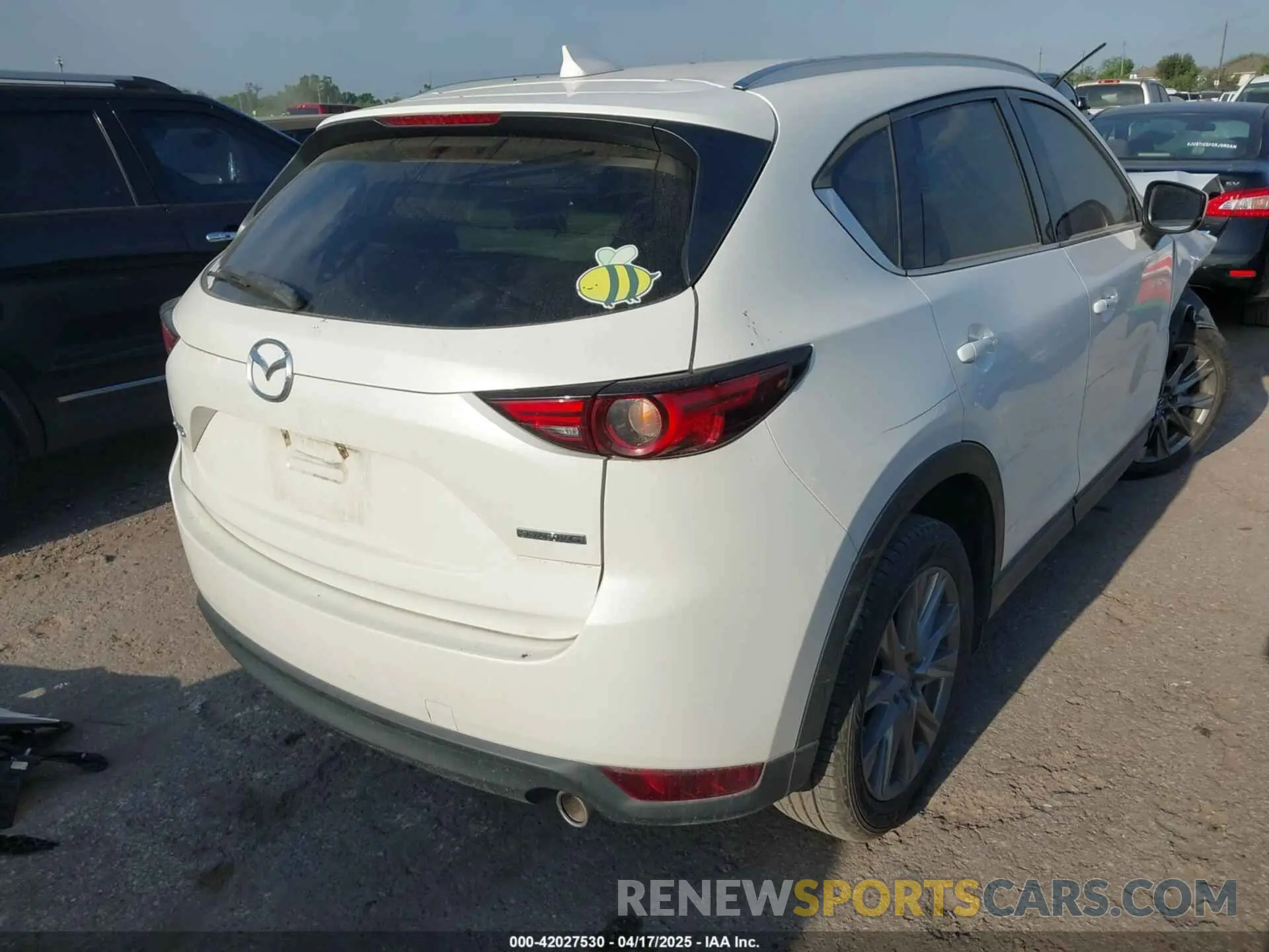 4 Photograph of a damaged car JM3KFADM4L0760695 MAZDA CX-5 2020