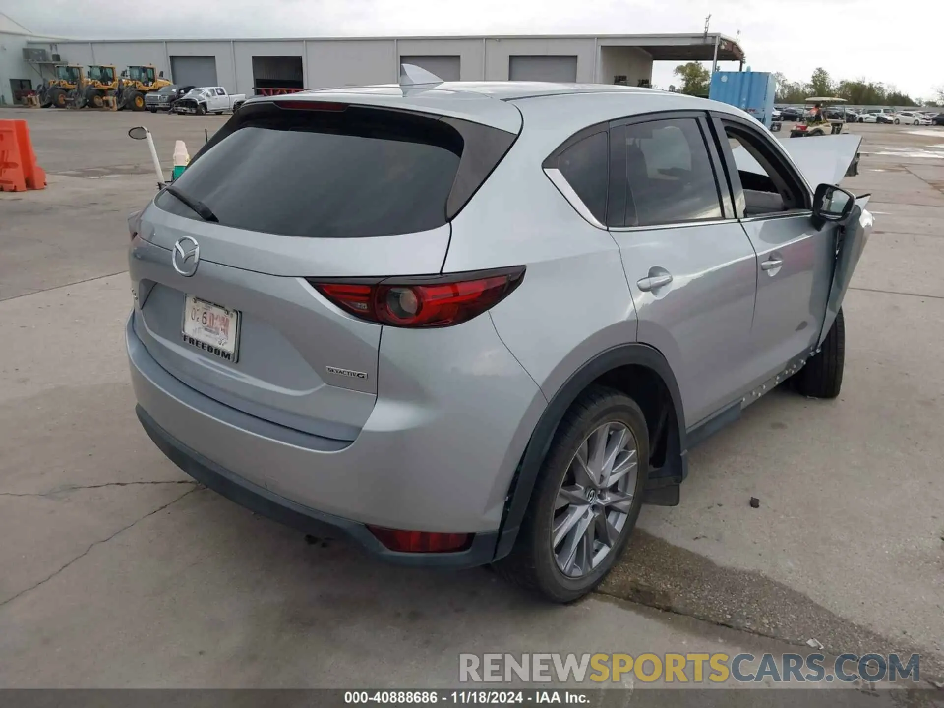 4 Photograph of a damaged car JM3KFADM5L0745915 MAZDA CX-5 2020