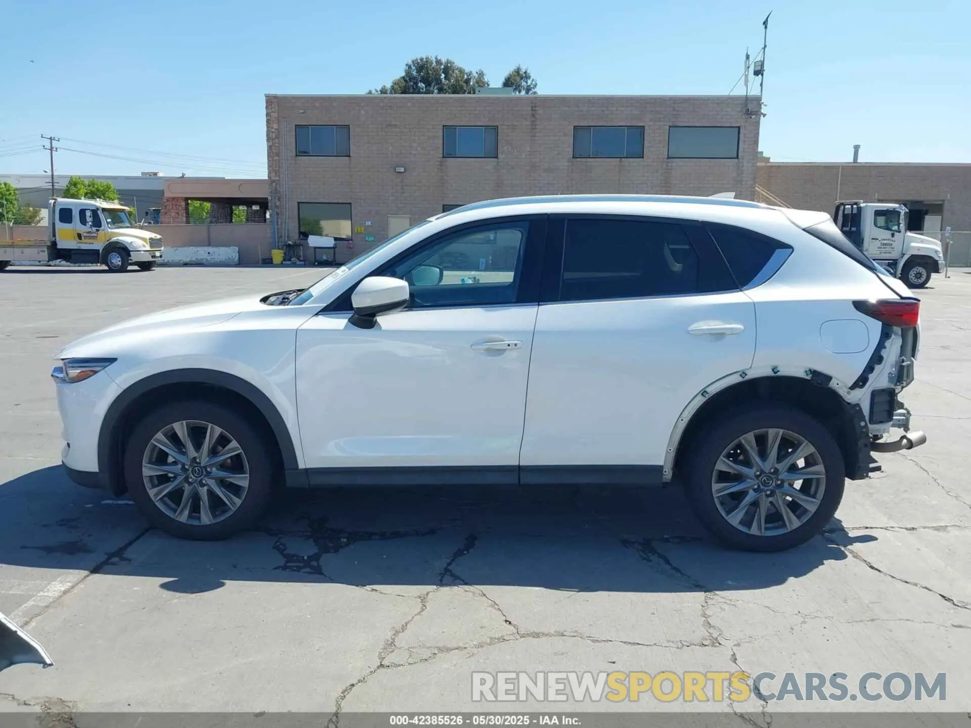 15 Photograph of a damaged car JM3KFADM8L0858368 MAZDA CX-5 2020