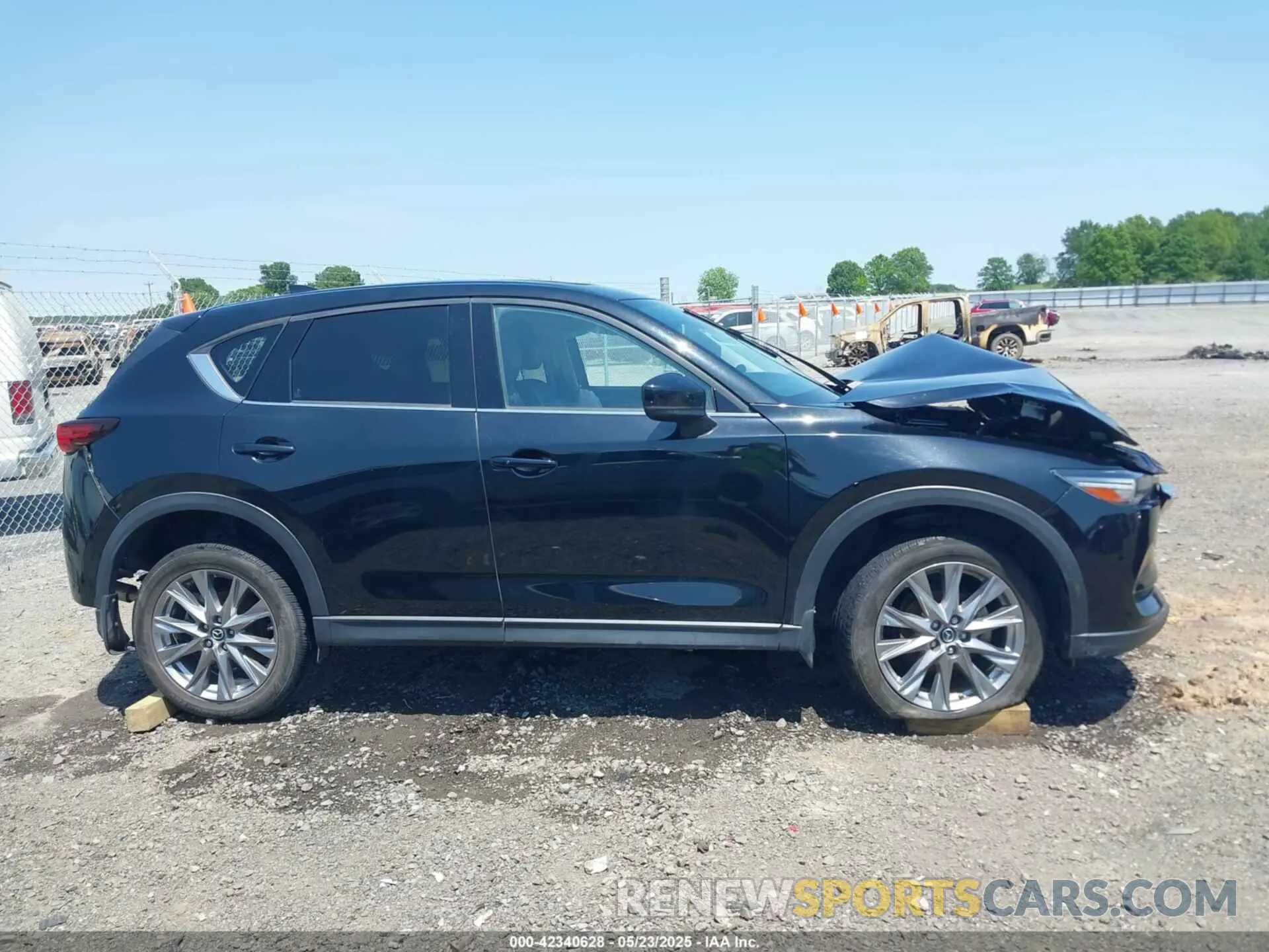 13 Photograph of a damaged car JM3KFADM9L1837183 MAZDA CX-5 2020