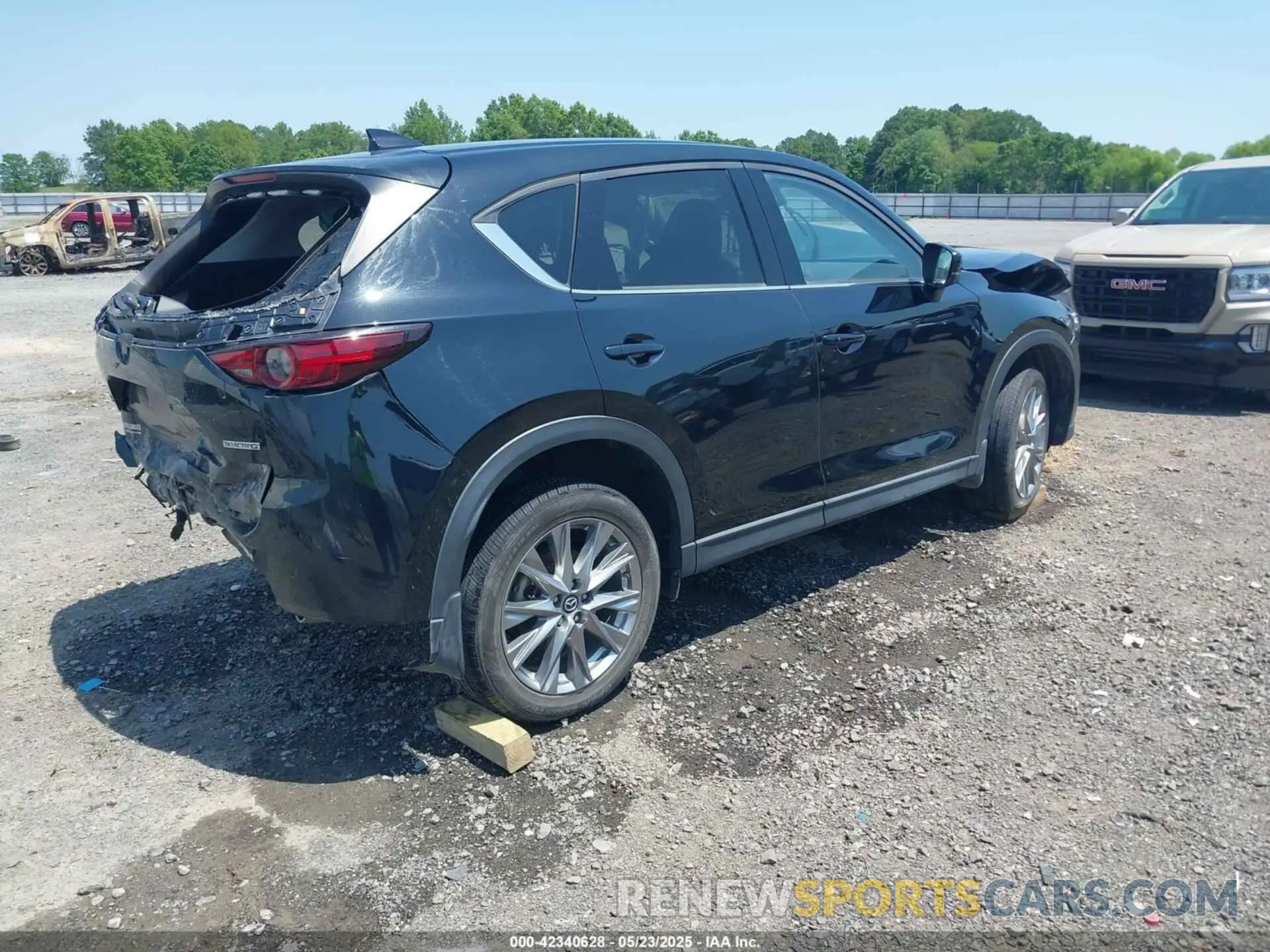 4 Photograph of a damaged car JM3KFADM9L1837183 MAZDA CX-5 2020