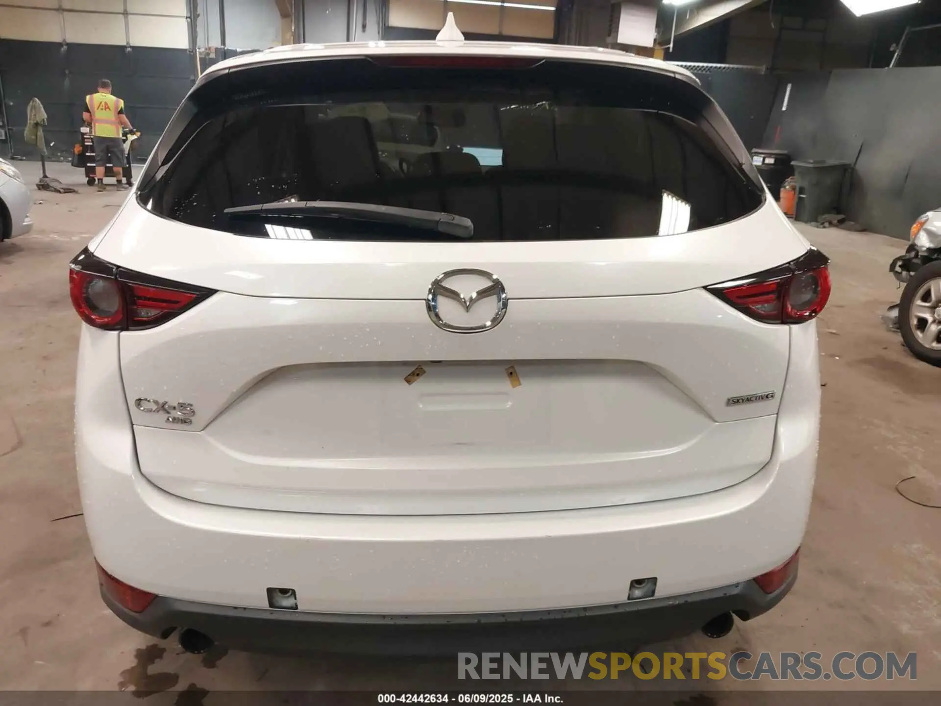 16 Photograph of a damaged car JM3KFBAY8L0801407 MAZDA CX-5 2020