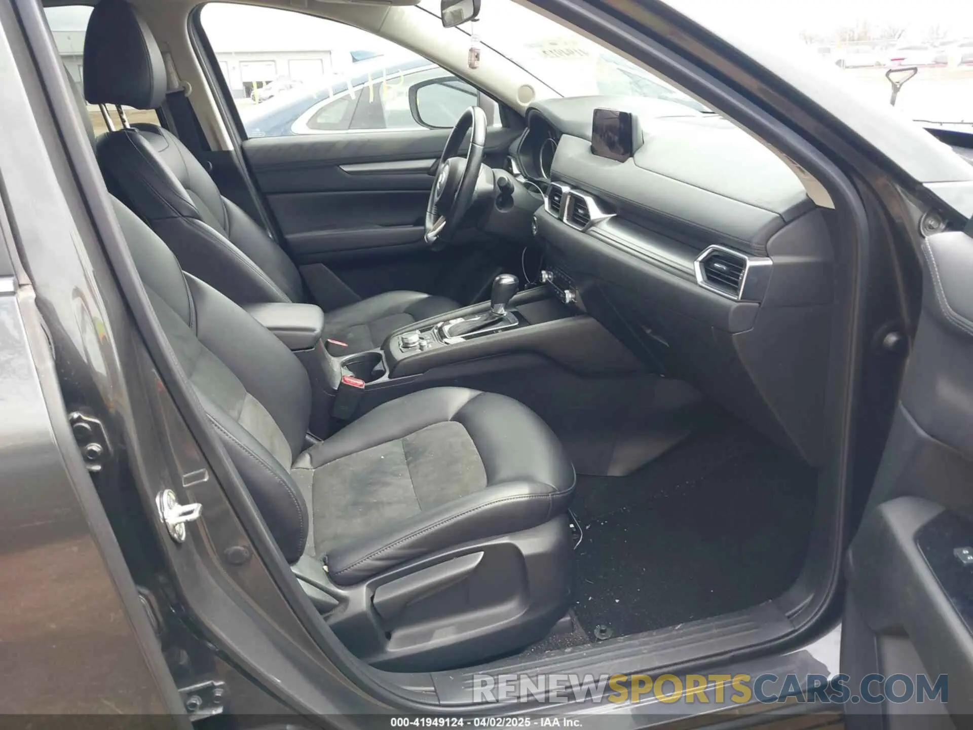 5 Photograph of a damaged car JM3KFBCM1L0792396 MAZDA CX-5 2020