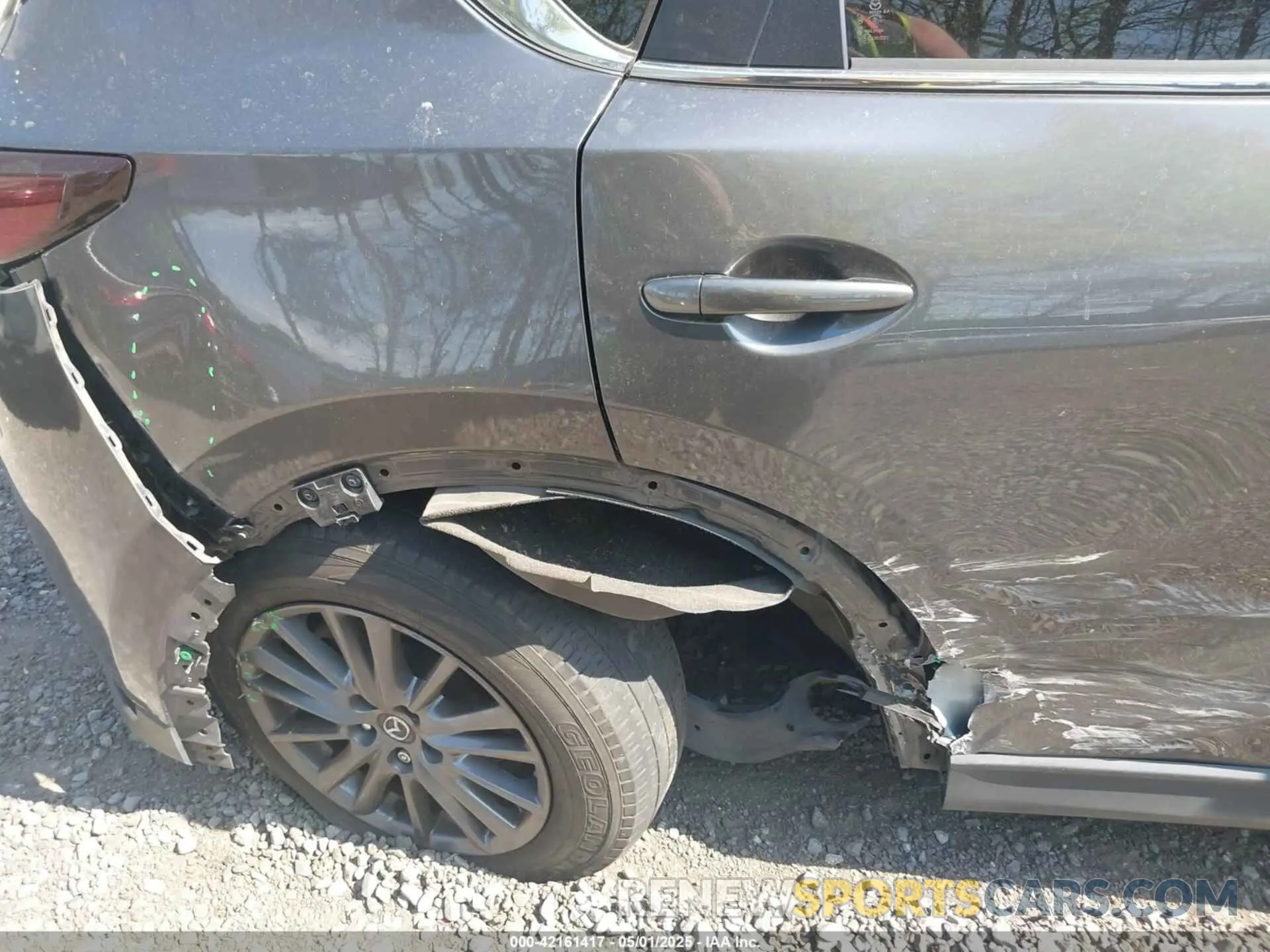 6 Photograph of a damaged car JM3KFBCM1L1867480 MAZDA CX-5 2020