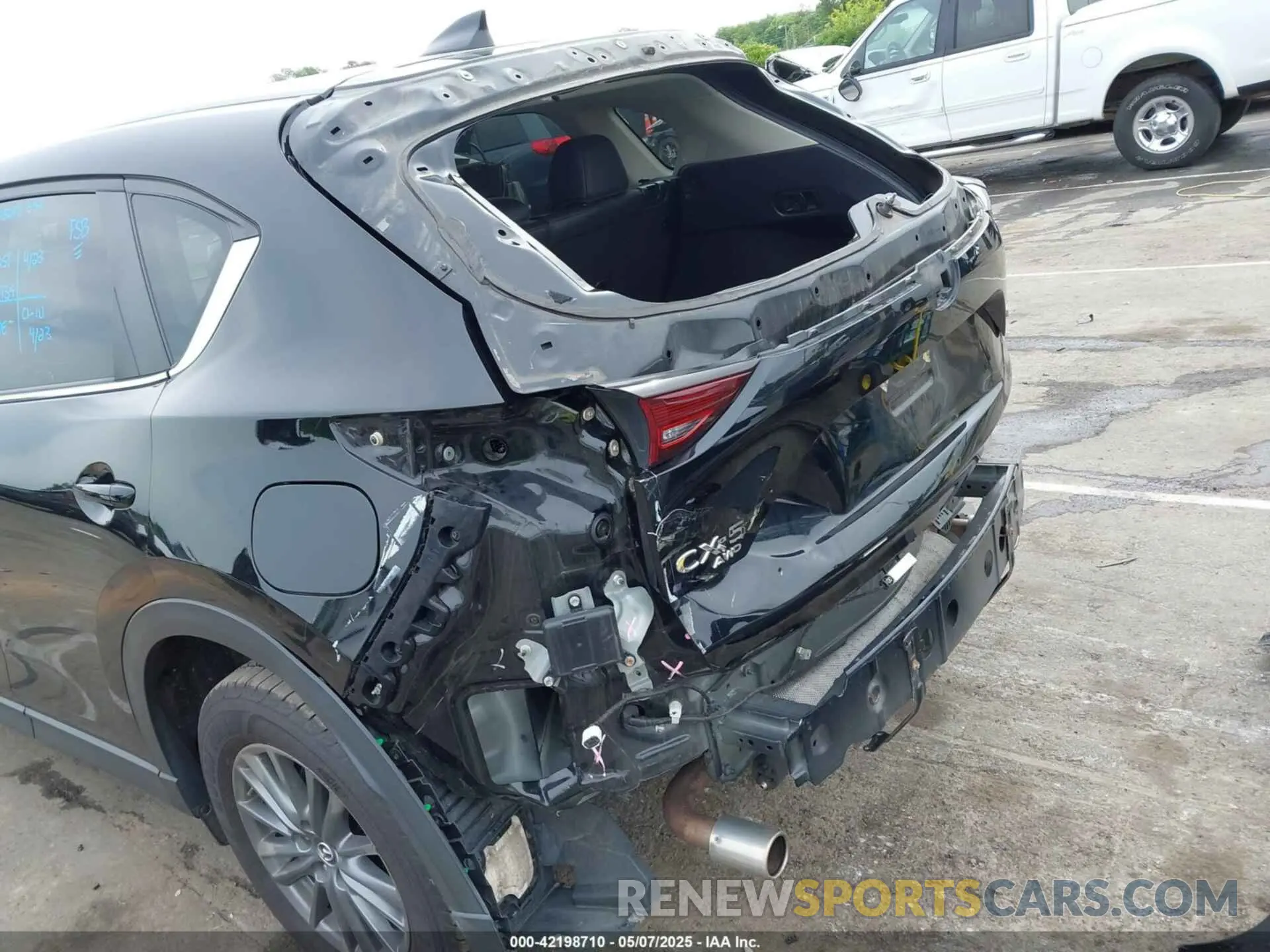 18 Photograph of a damaged car JM3KFBCM3L1771656 MAZDA CX-5 2020