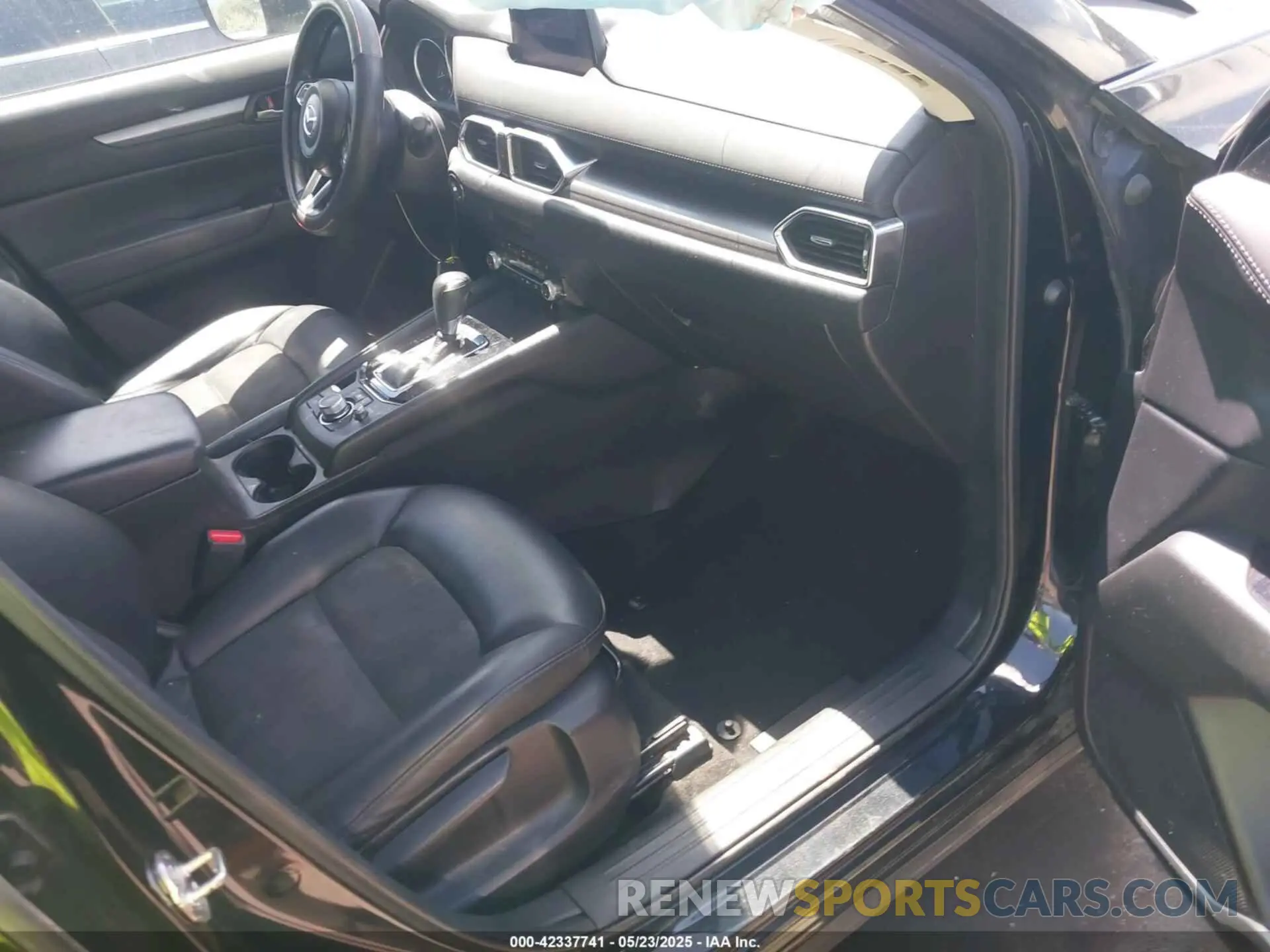 5 Photograph of a damaged car JM3KFBCMXL0741835 MAZDA CX-5 2020