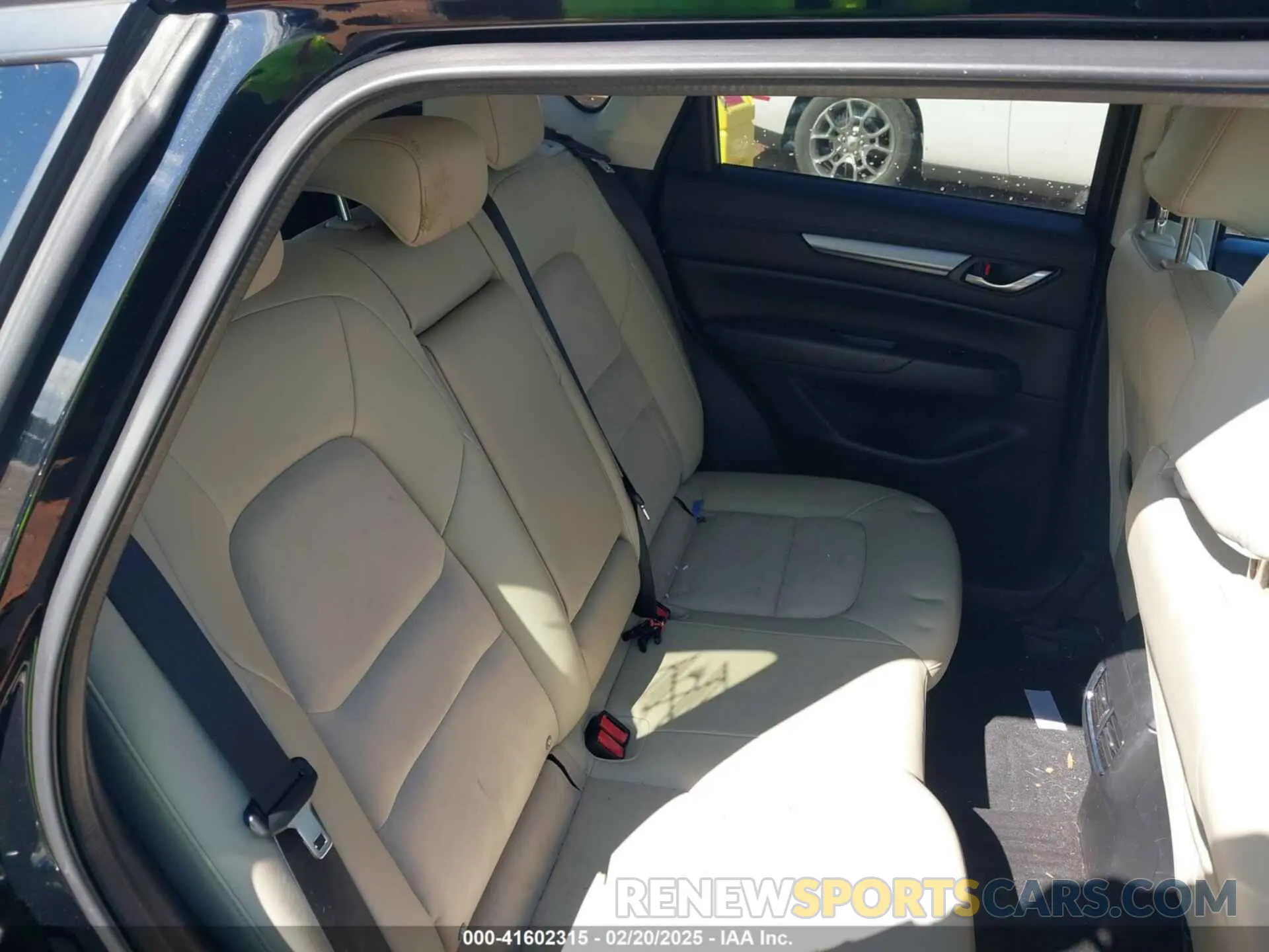 8 Photograph of a damaged car JM3KFBCMXL1741182 MAZDA CX-5 2020