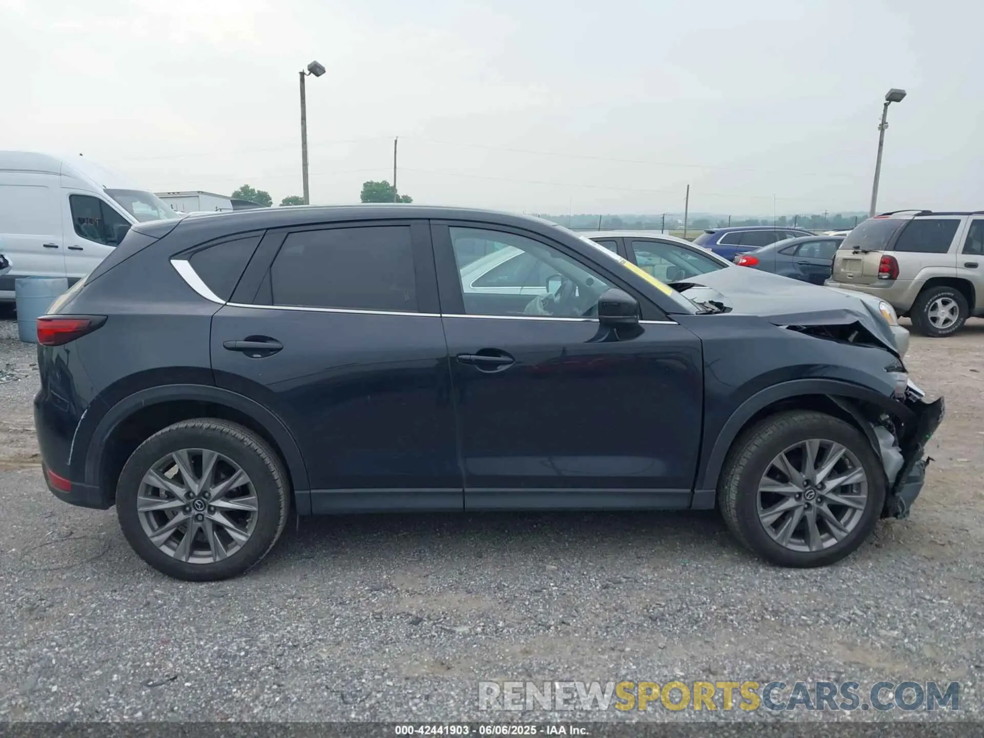 13 Photograph of a damaged car JM3KFBDM0L0819635 MAZDA CX-5 2020