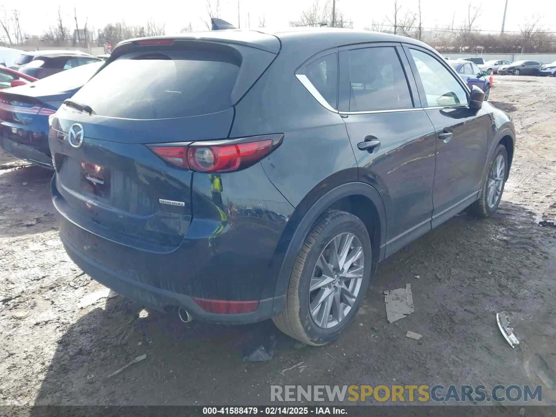 4 Photograph of a damaged car JM3KFBDM1L0842003 MAZDA CX-5 2020