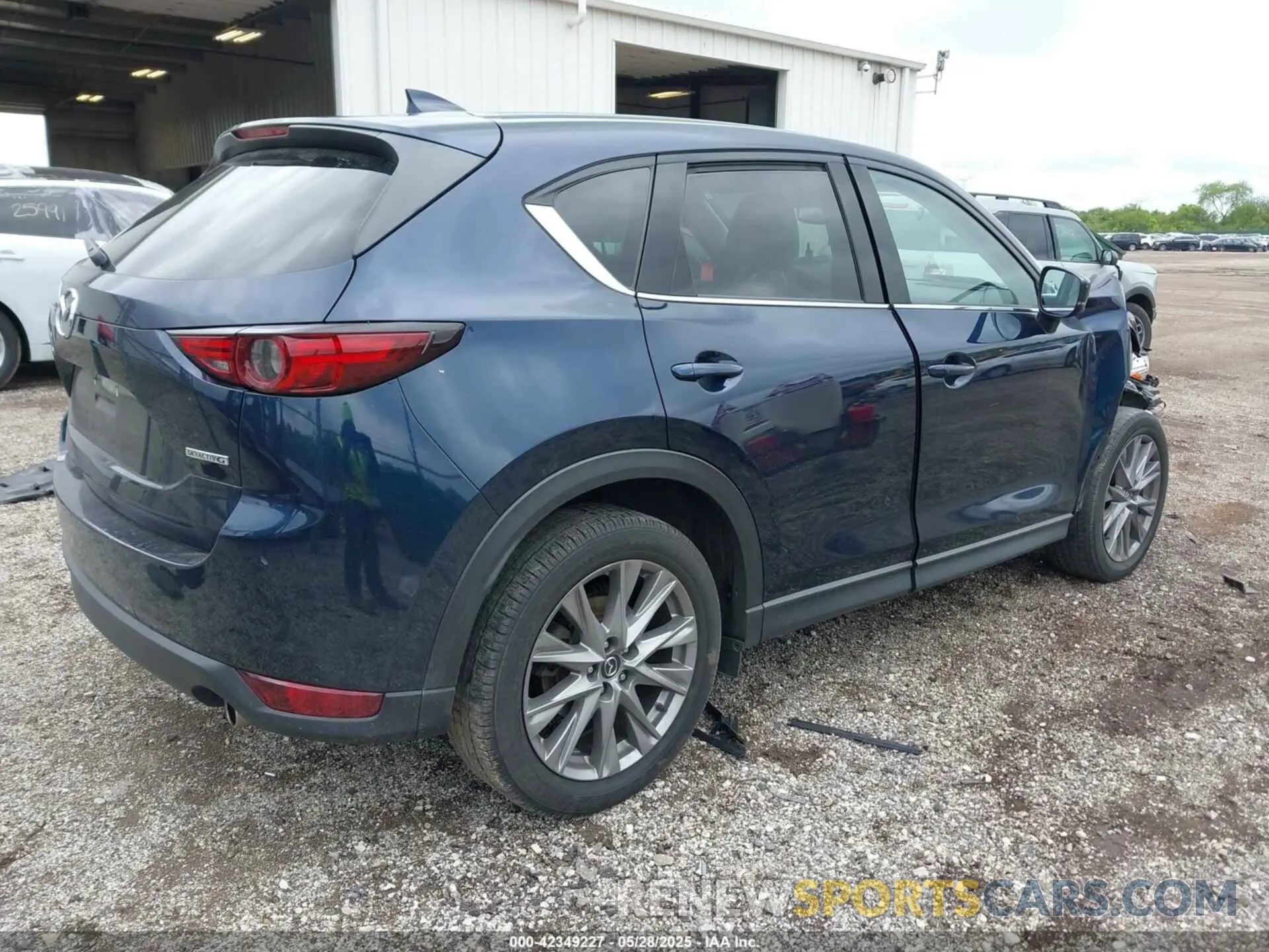 4 Photograph of a damaged car JM3KFBDM1L0855480 MAZDA CX-5 2020