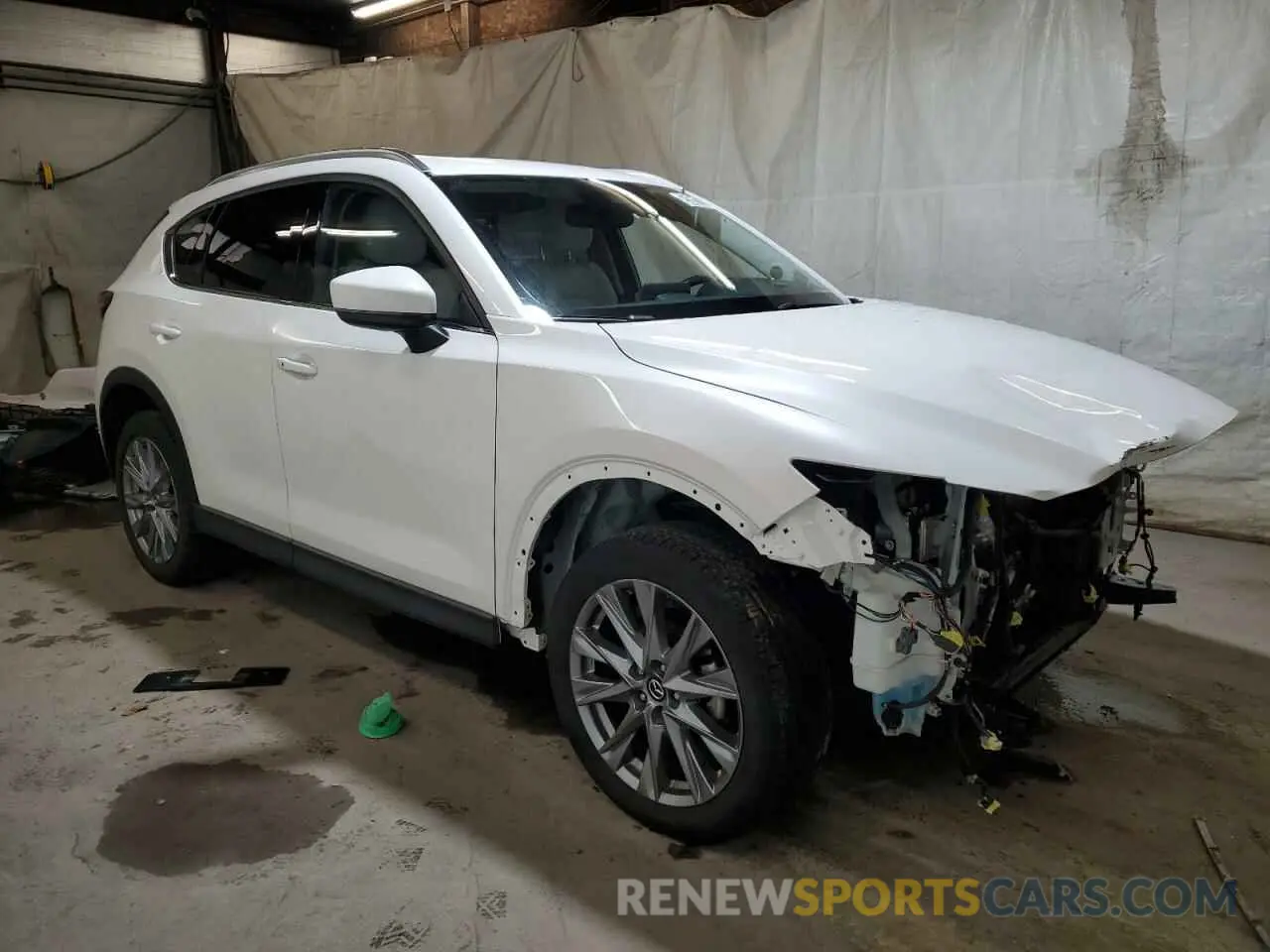 4 Photograph of a damaged car JM3KFBDM2L0861501 MAZDA CX-5 2020