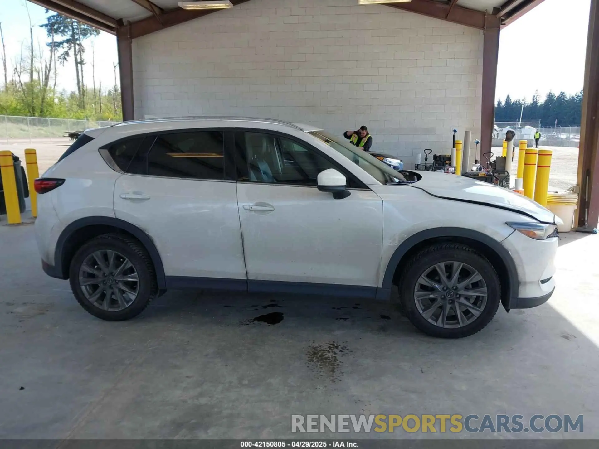 13 Photograph of a damaged car JM3KFBDM2L0863944 MAZDA CX-5 2020