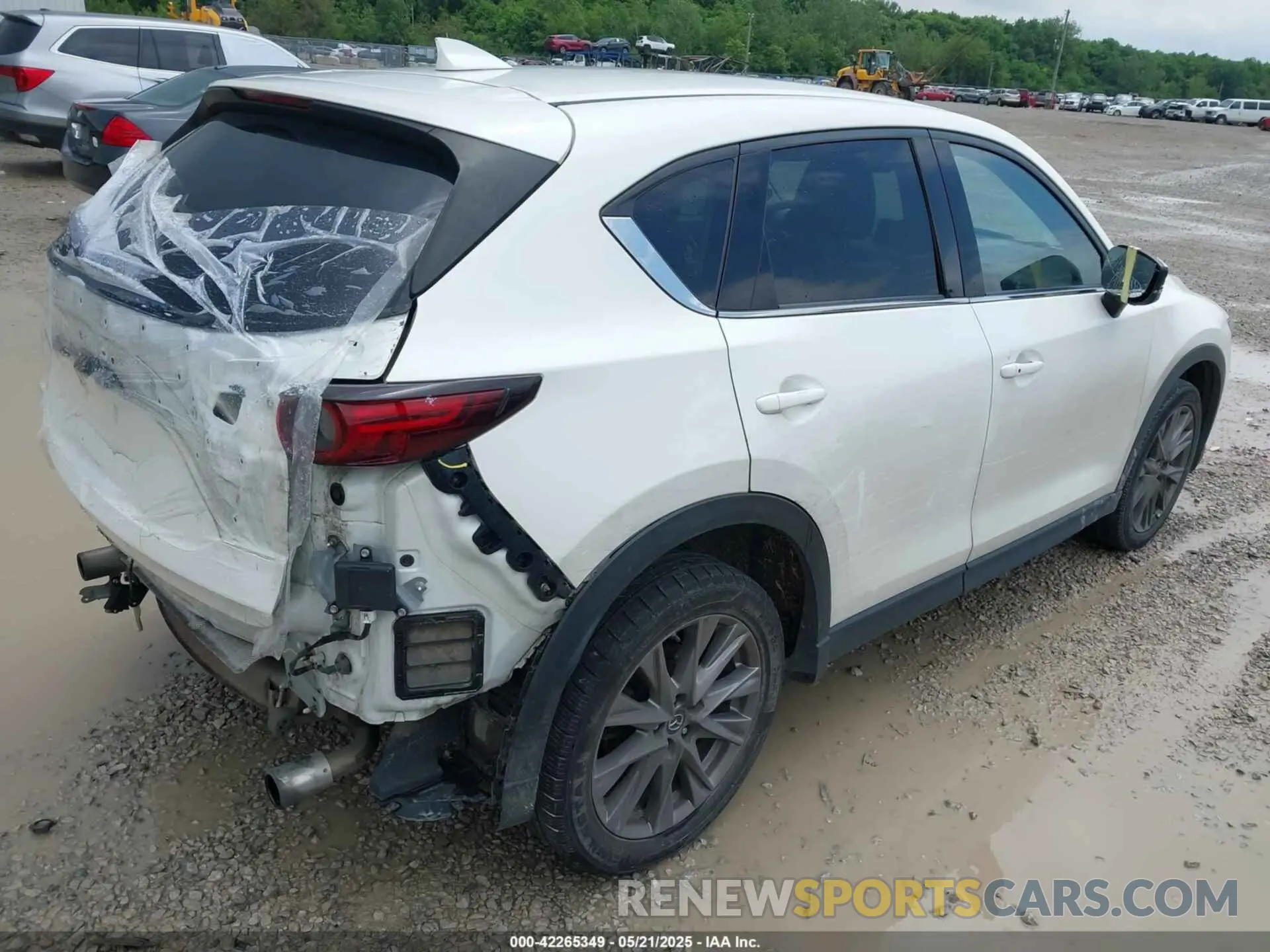 4 Photograph of a damaged car JM3KFBDM4L1847772 MAZDA CX-5 2020