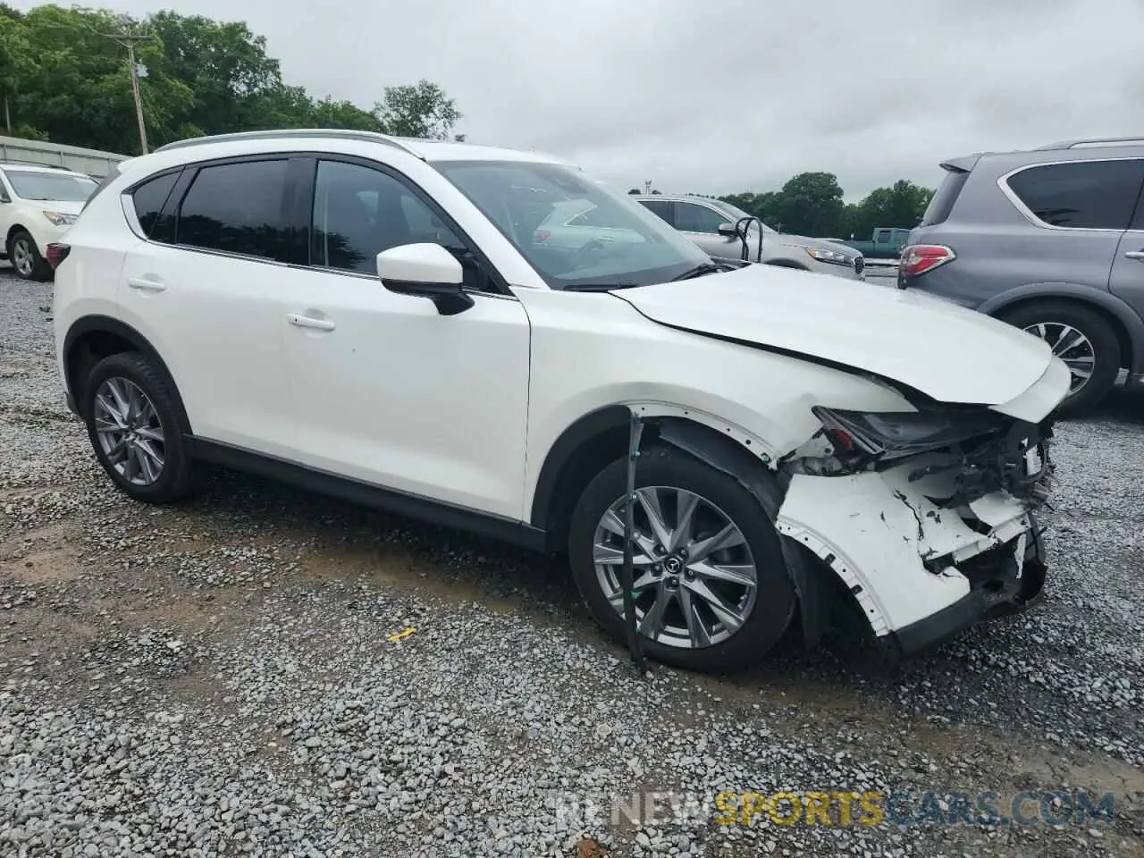4 Photograph of a damaged car JM3KFBDM5L0748853 MAZDA CX-5 2020