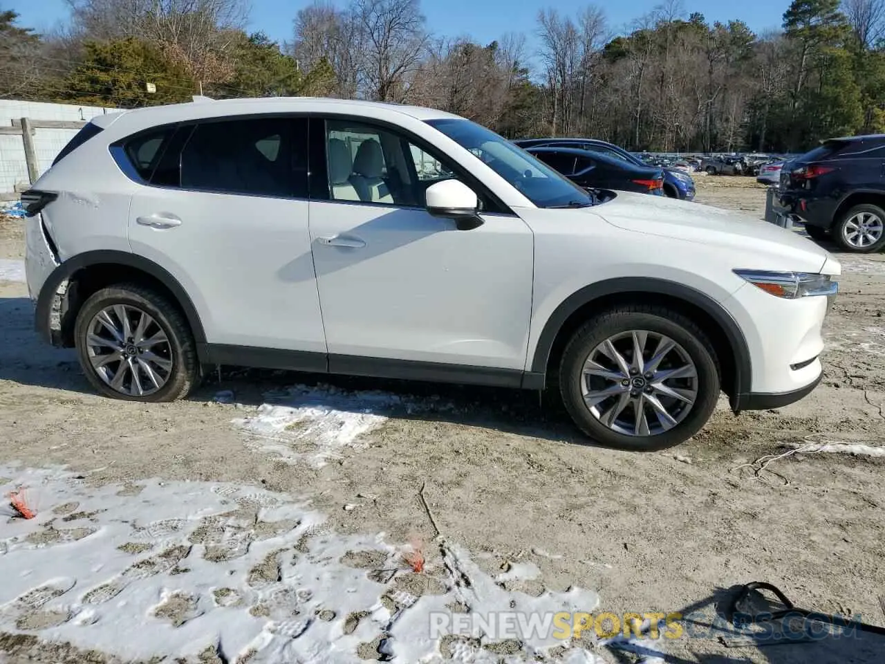 4 Photograph of a damaged car JM3KFBDM5L0855448 MAZDA CX-5 2020