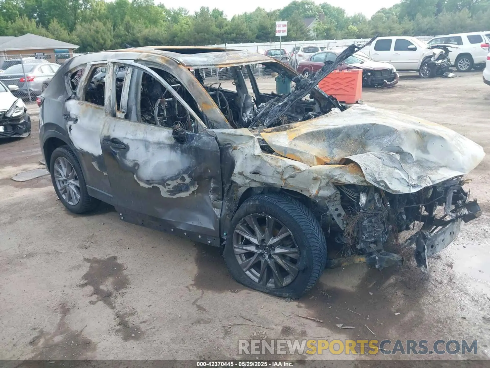 1 Photograph of a damaged car JM3KFBDM6L1855730 MAZDA CX-5 2020