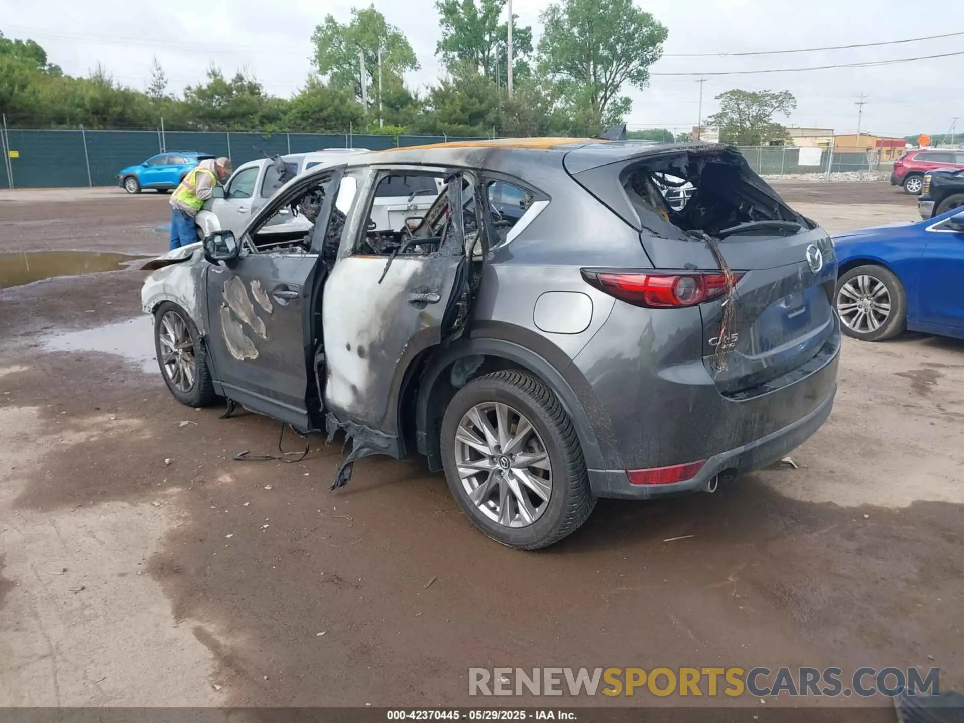 3 Photograph of a damaged car JM3KFBDM6L1855730 MAZDA CX-5 2020