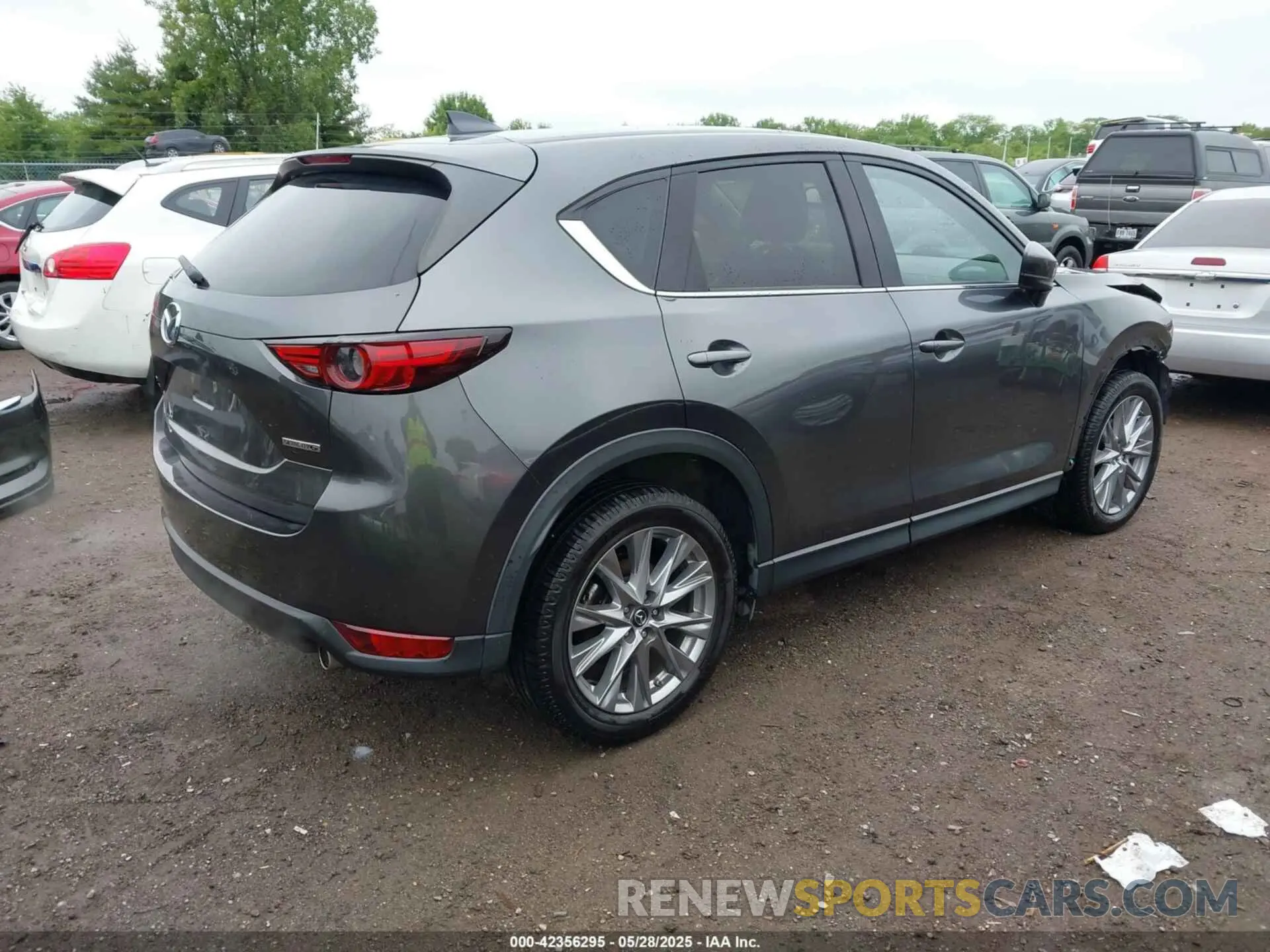 4 Photograph of a damaged car JM3KFBDM9L1837738 MAZDA CX-5 2020