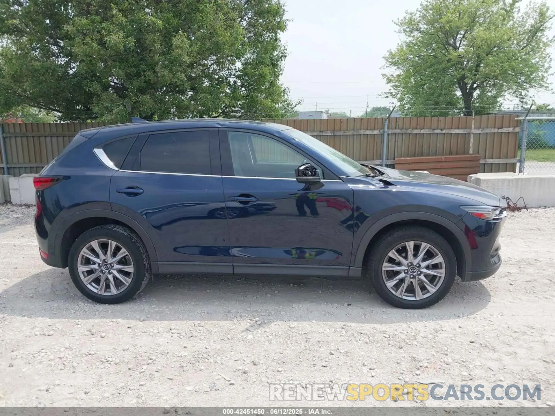 13 Photograph of a damaged car JM3KFBDMXL1742847 MAZDA CX-5 2020