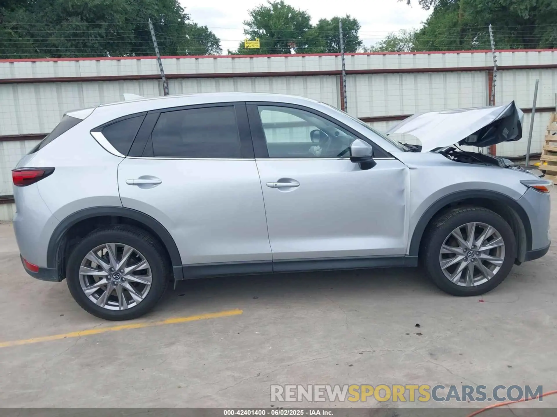 13 Photograph of a damaged car JM3KFBDMXL1809365 MAZDA CX-5 2020