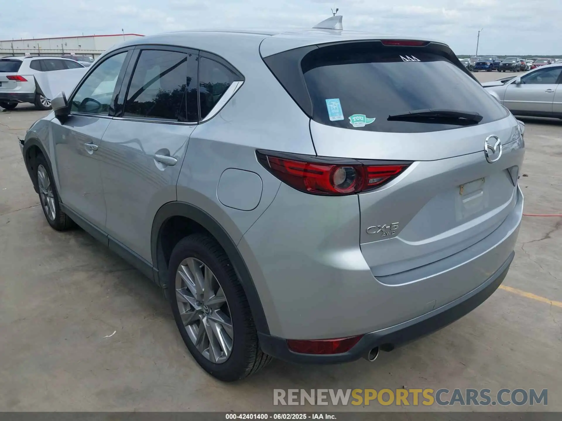 3 Photograph of a damaged car JM3KFBDMXL1809365 MAZDA CX-5 2020