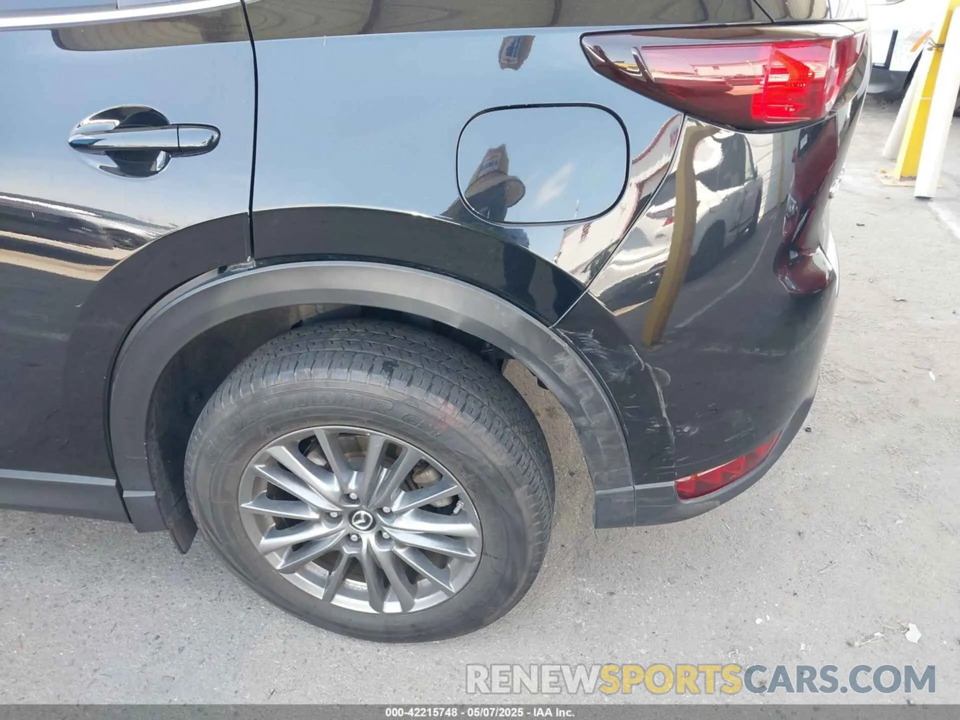 6 Photograph of a damaged car JM3KFACM2M0418570 MAZDA CX-5 2021