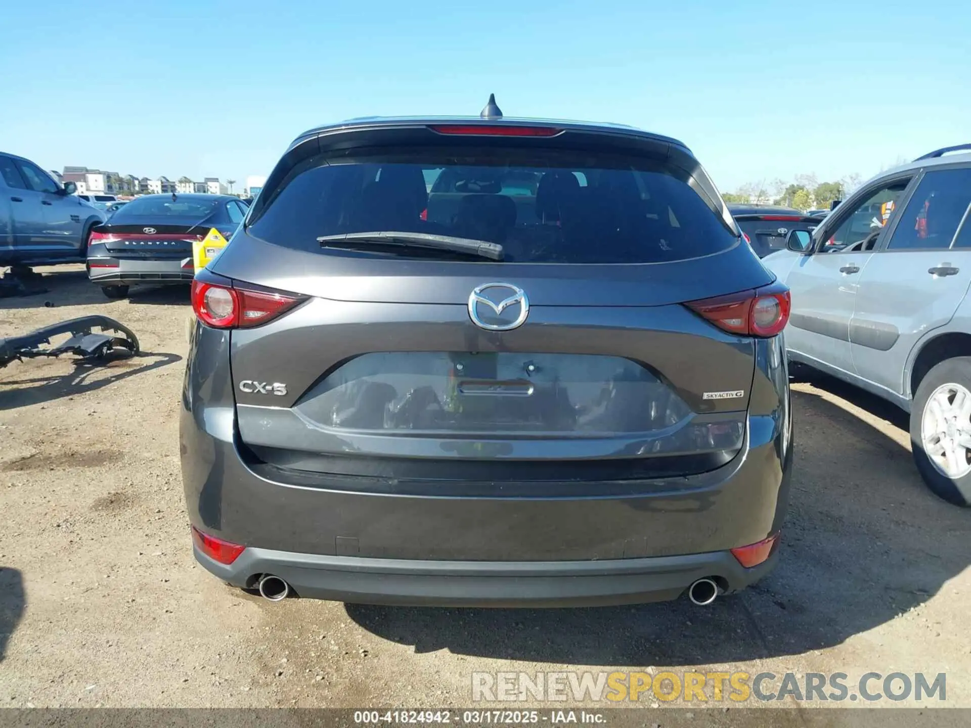 17 Photograph of a damaged car JM3KFACM3M0381366 MAZDA CX-5 2021