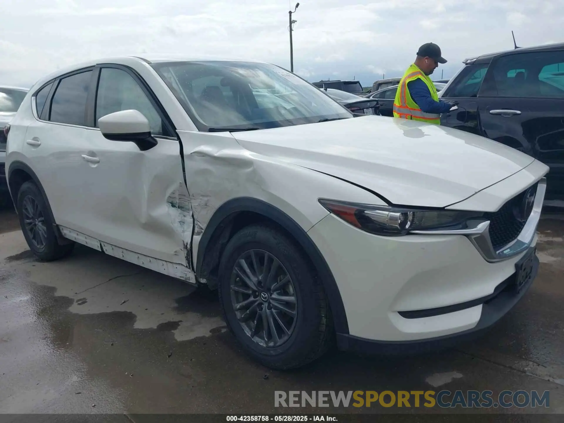 1 Photograph of a damaged car JM3KFACM4M0406811 MAZDA CX-5 2021