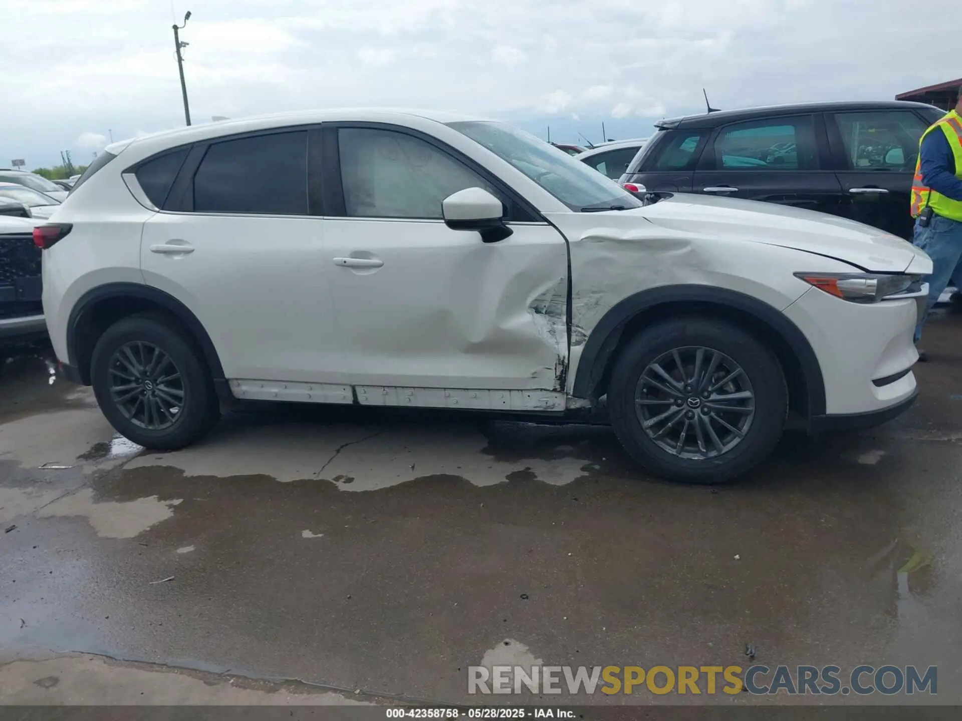 13 Photograph of a damaged car JM3KFACM4M0406811 MAZDA CX-5 2021